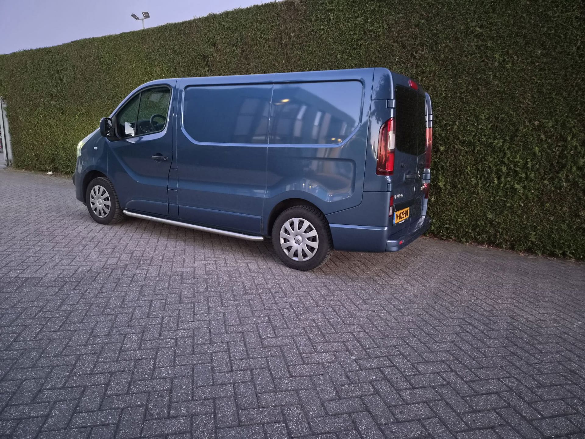 Foto van Opel Vivaro-b