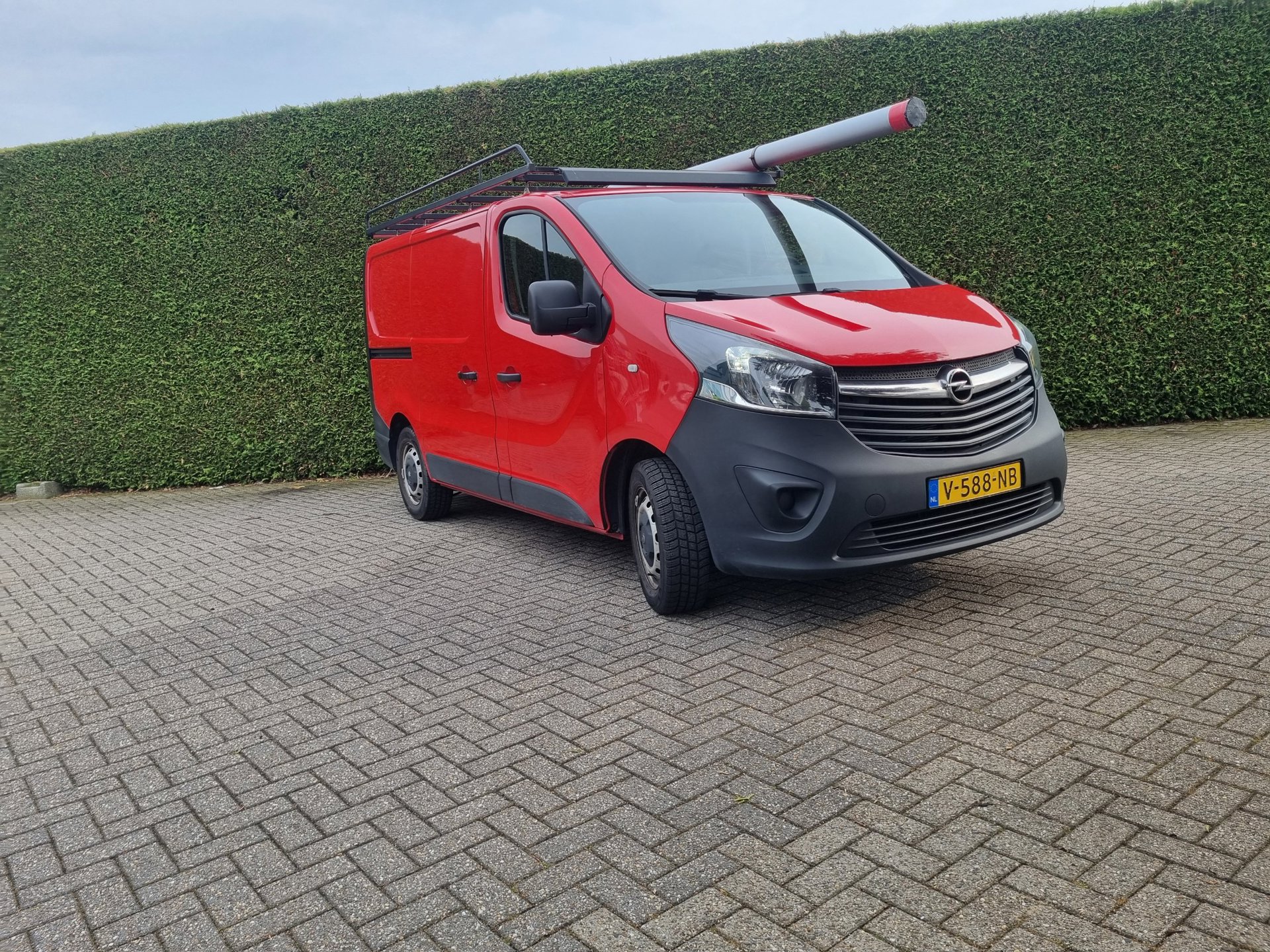 Foto van Opel Vivaro-b