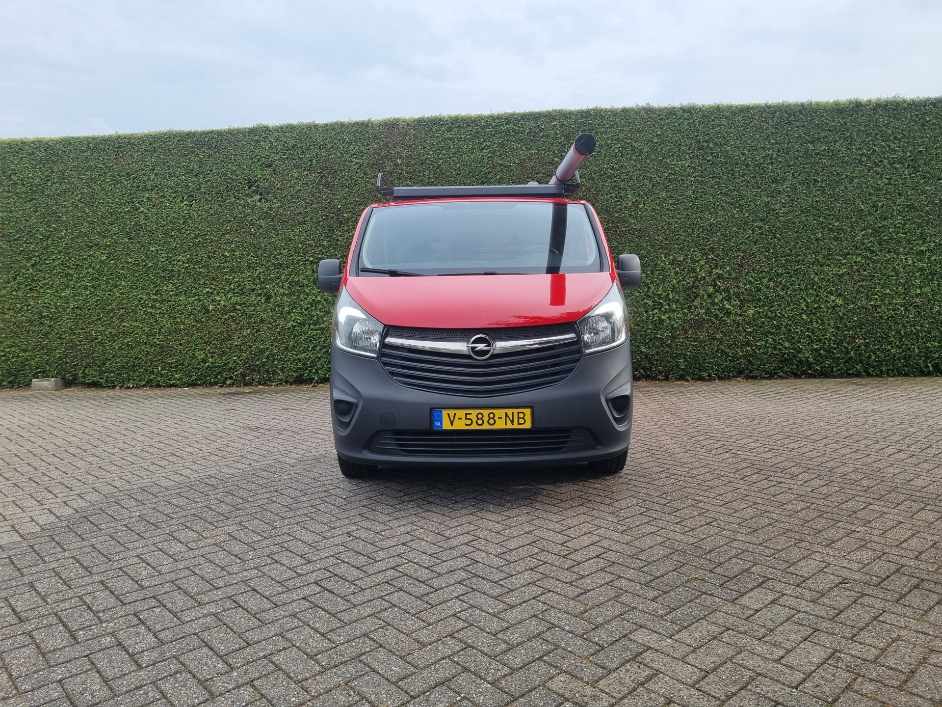 Foto van Opel Vivaro-b