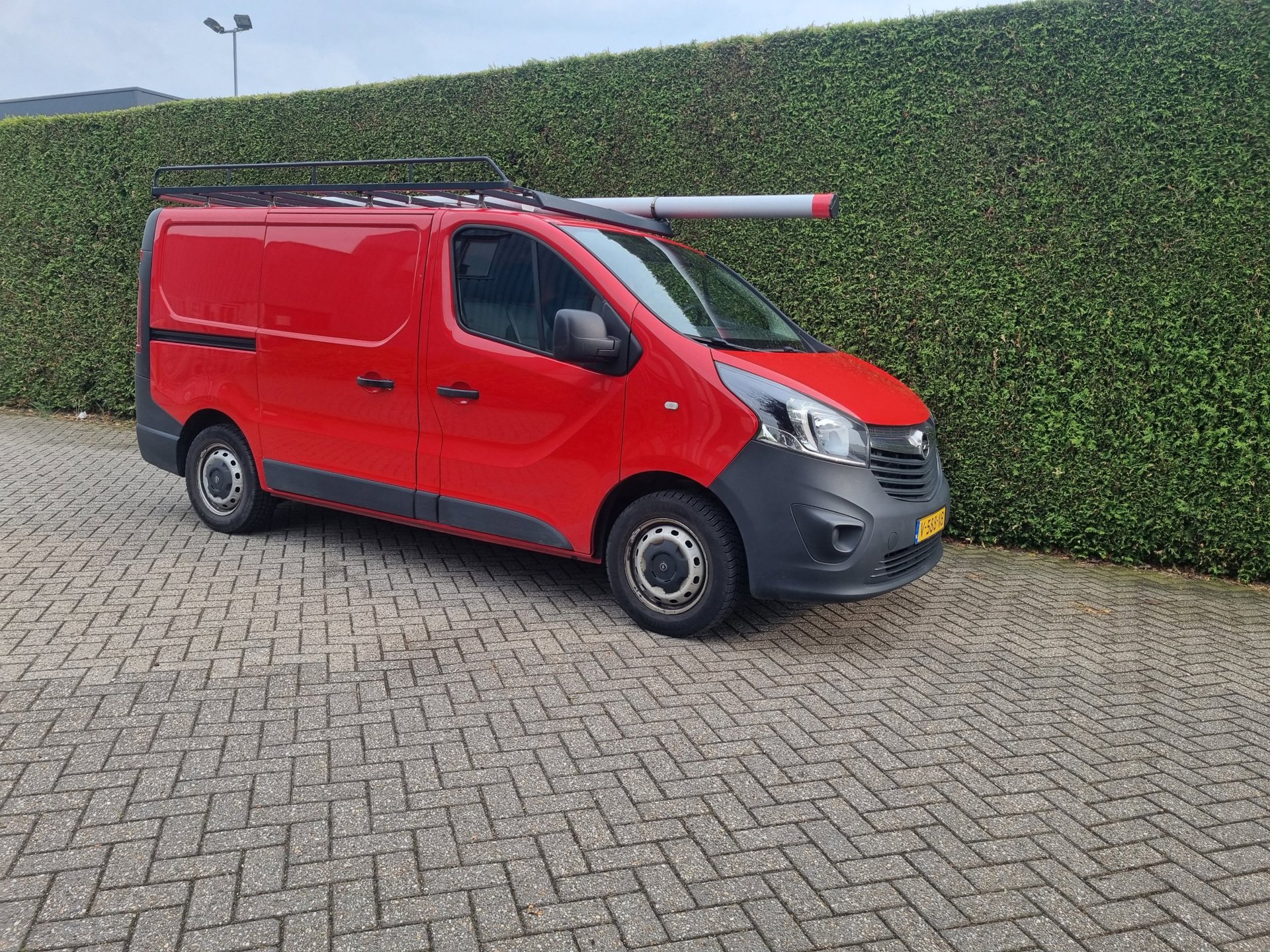 Foto van Opel Vivaro-b