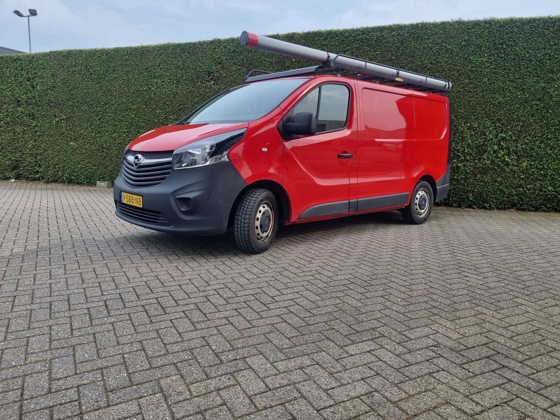 Foto van Opel Vivaro-b