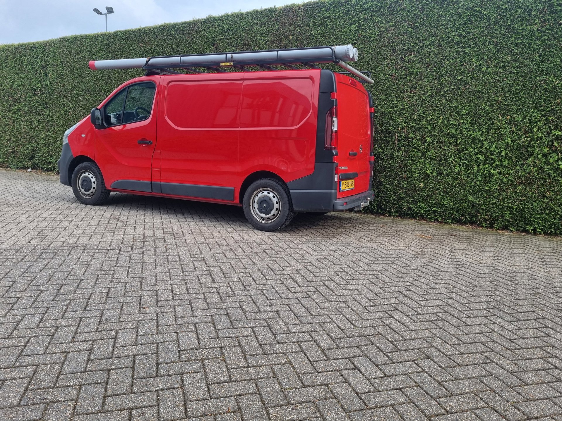 Foto van Opel Vivaro-b