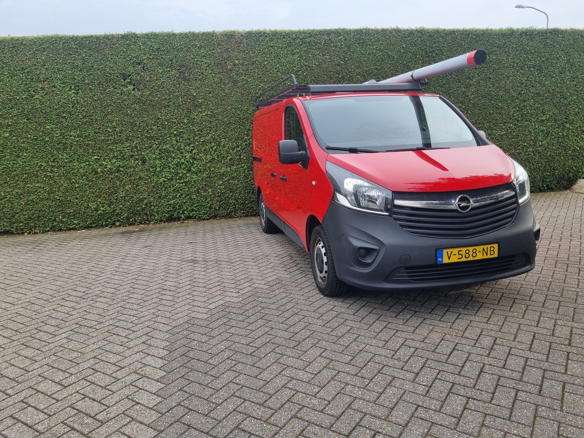 Foto van Opel Vivaro-b