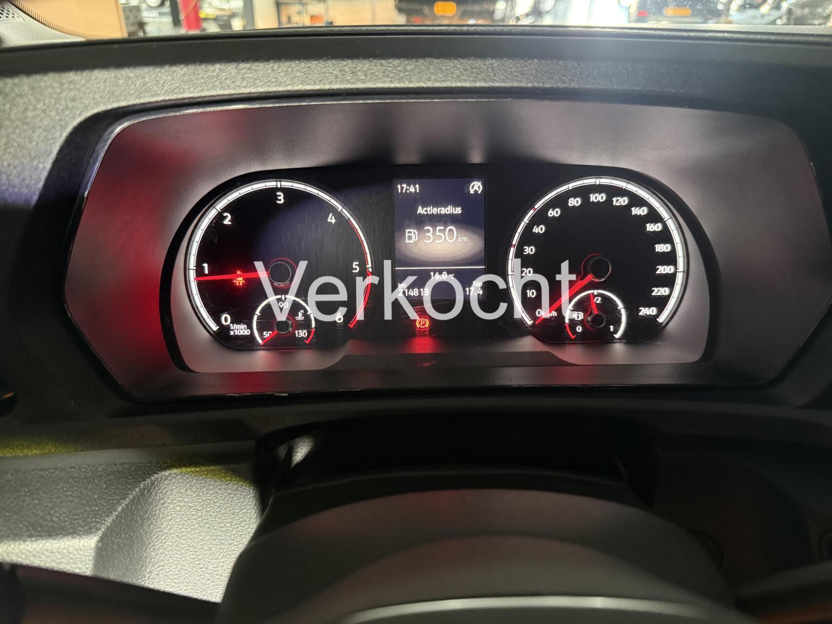 Foto van Volkswagen Caddy Modified Partition Wall