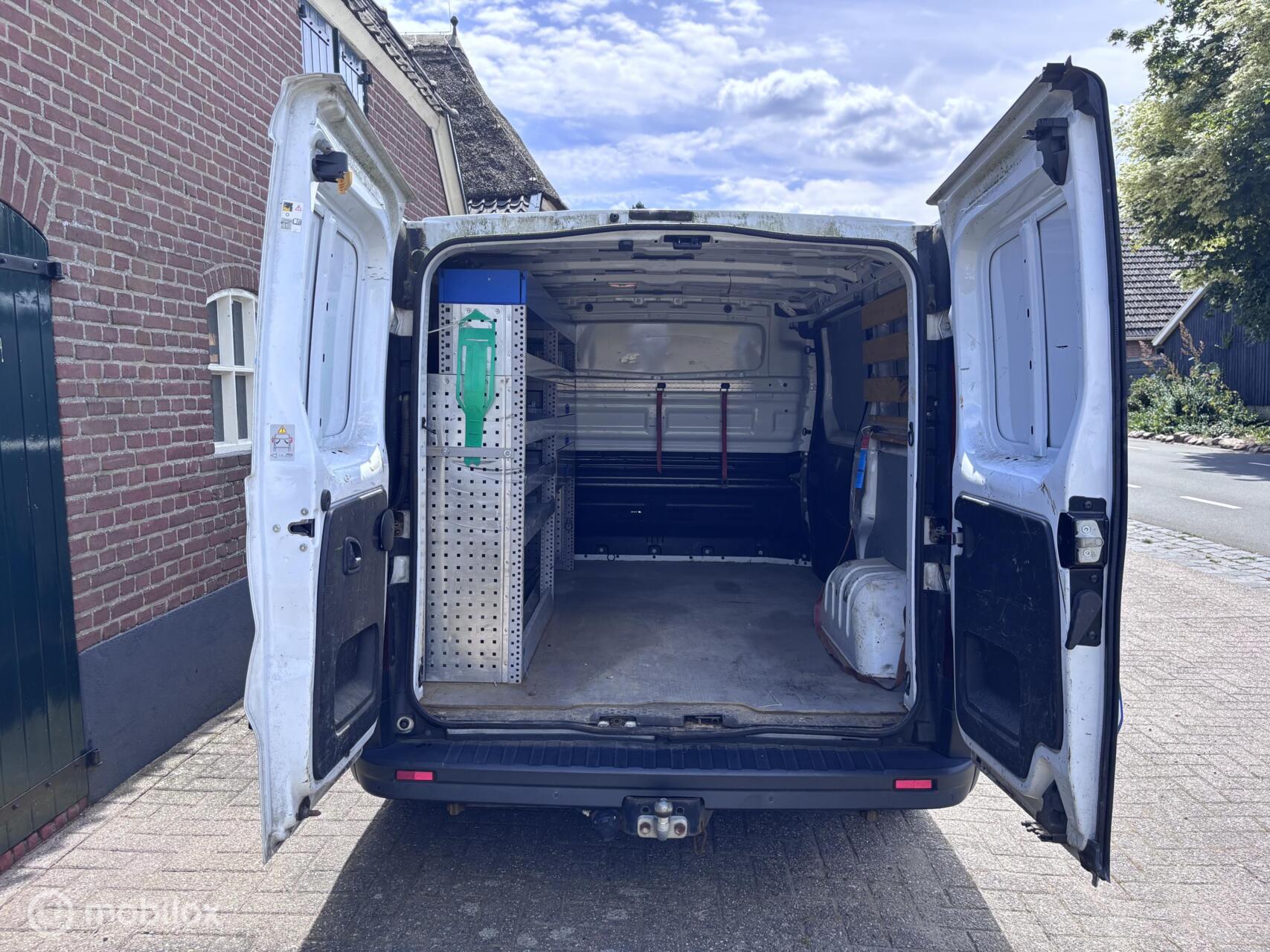 Foto van Opel Vivaro-b