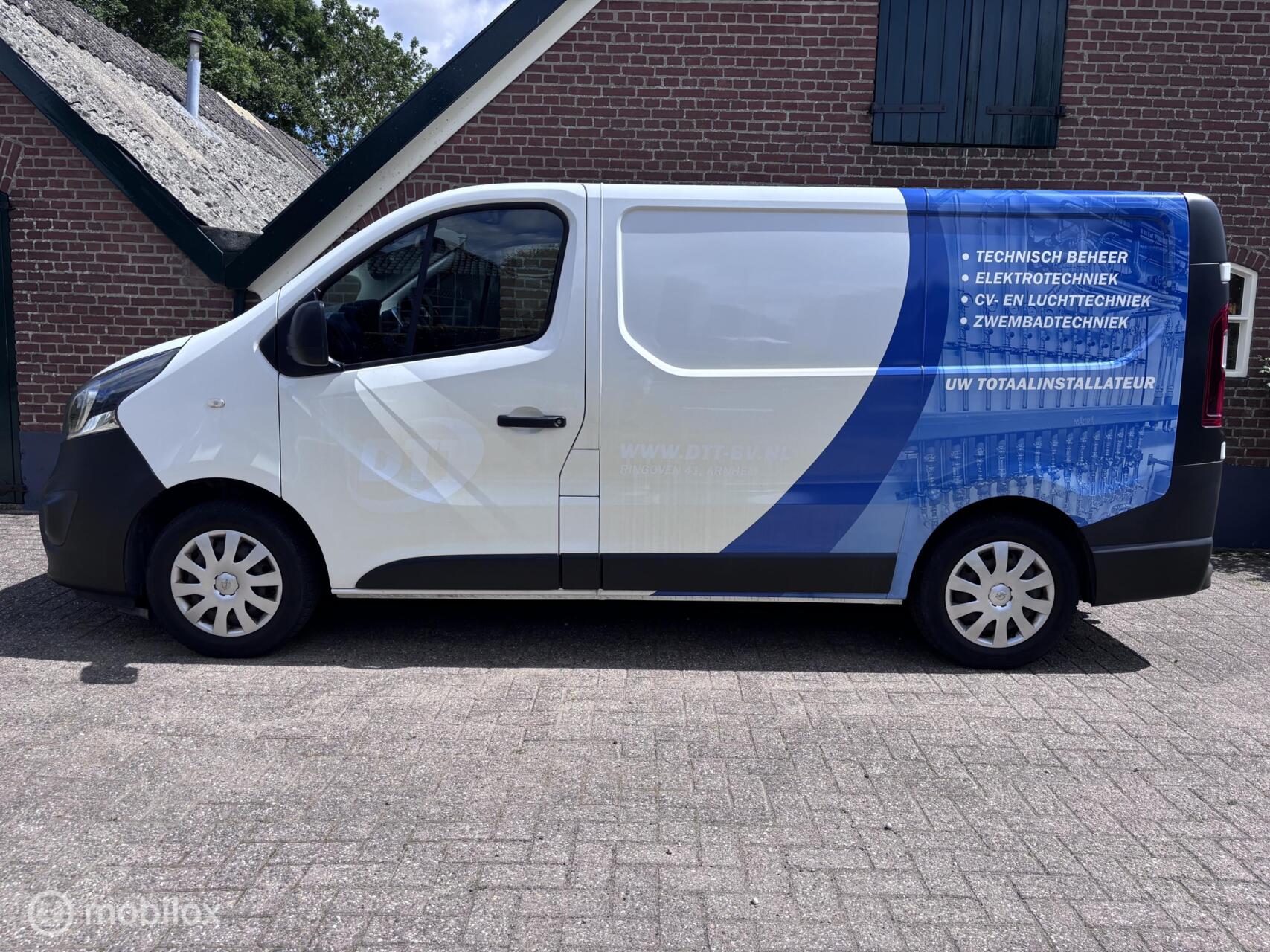 Foto van Opel Vivaro-b
