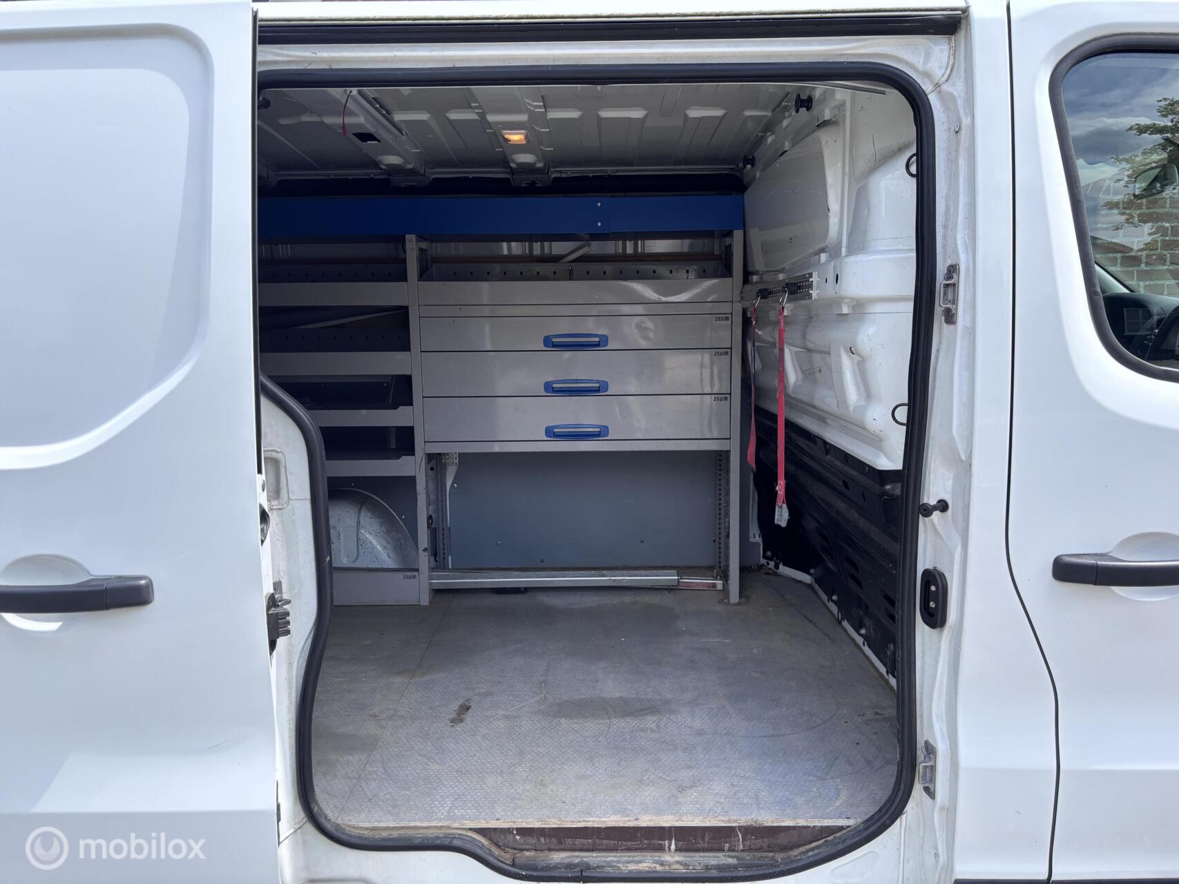 Foto van Opel Vivaro-b