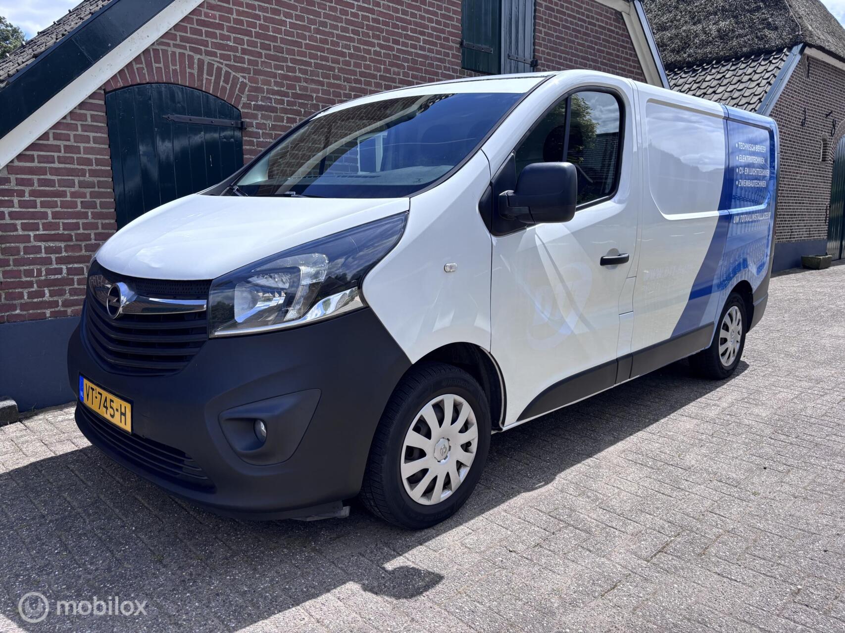 Foto van Opel Vivaro-b