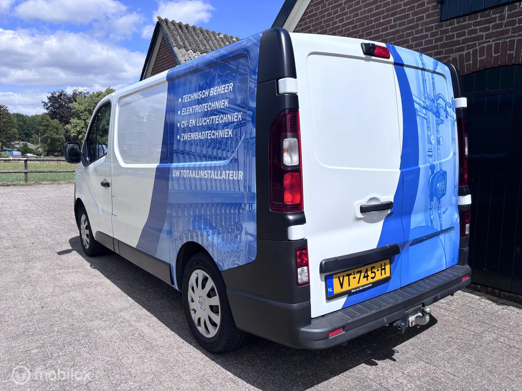Foto van Opel Vivaro-b
