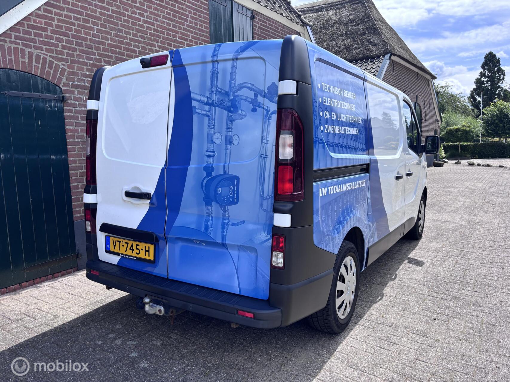 Foto van Opel Vivaro-b