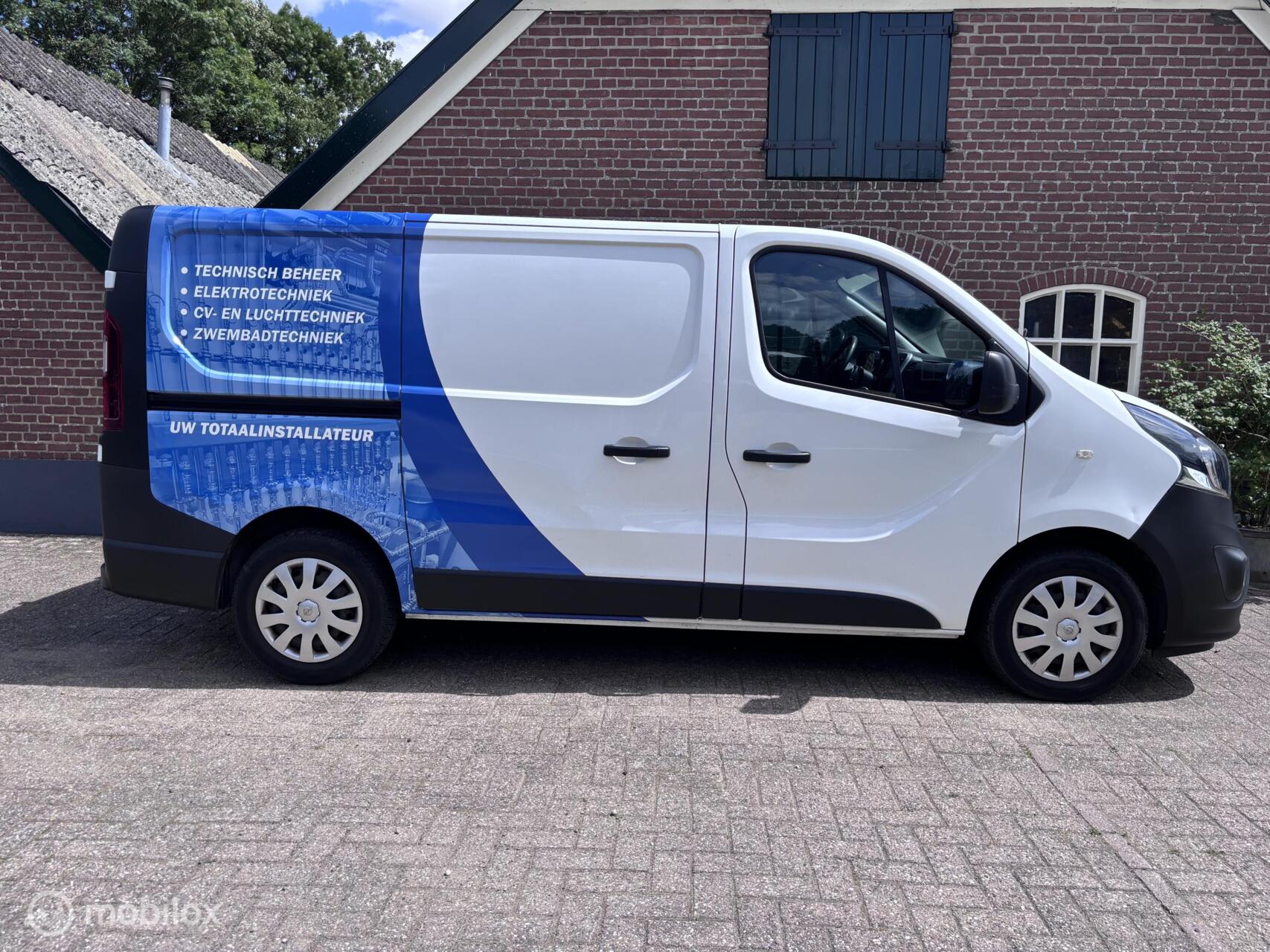 Foto van Opel Vivaro-b
