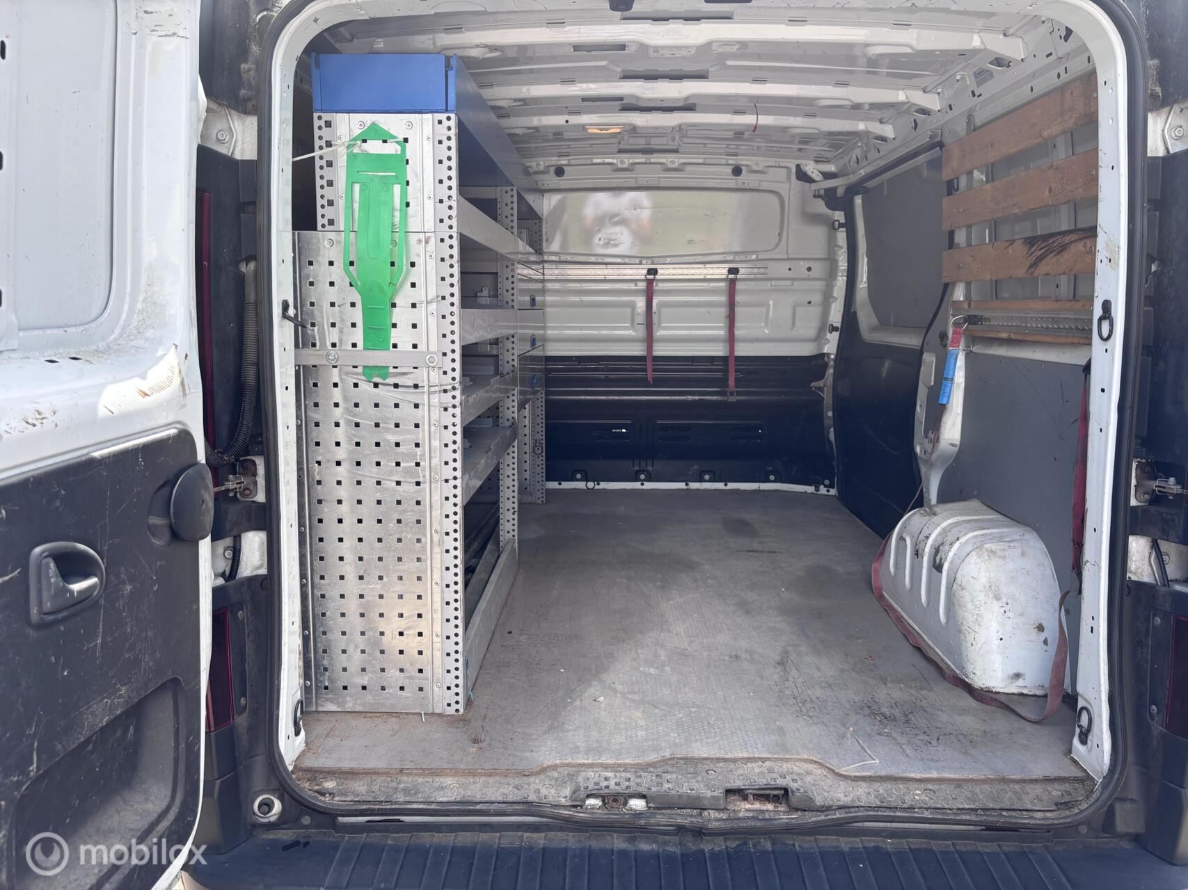 Foto van Opel Vivaro-b