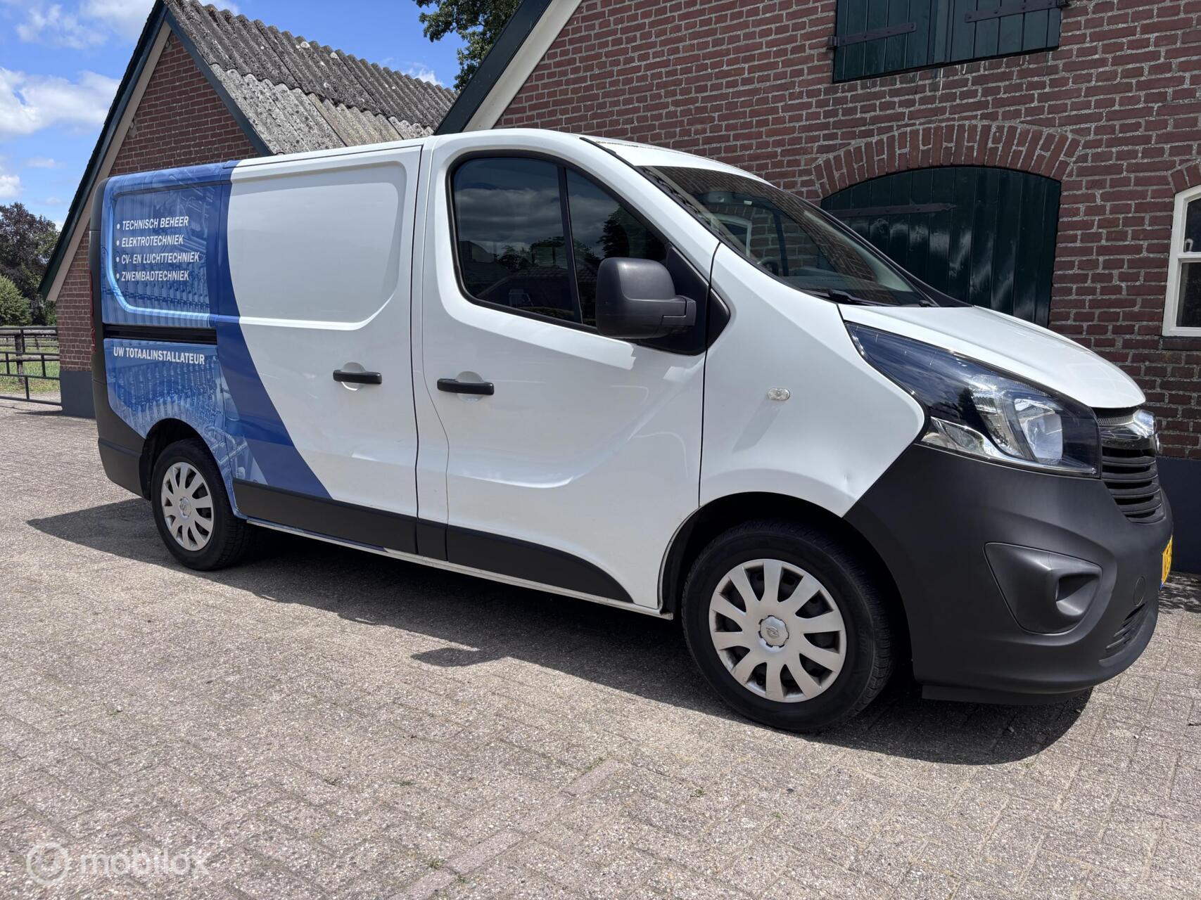 Foto van Opel Vivaro-b