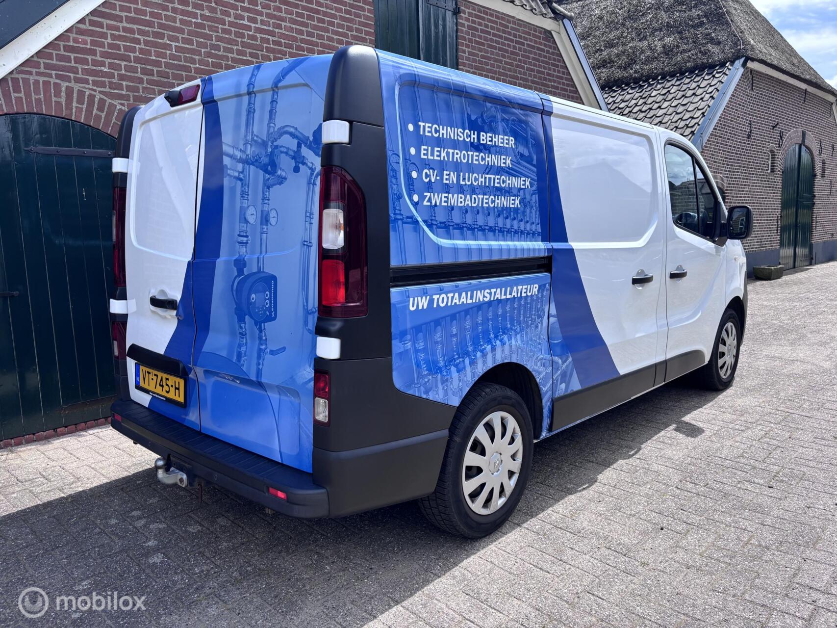 Foto van Opel Vivaro-b