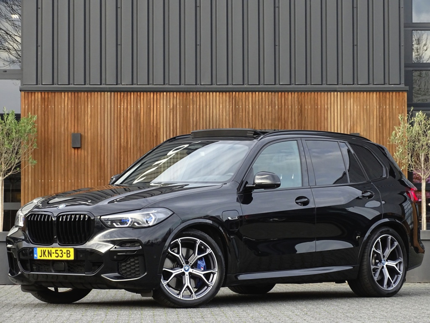 BMW X5 Xdrive45e 45e X-drive 394PK / M-Sport Pro / Individual / B & W / 2022 / La 2022 - voorkant