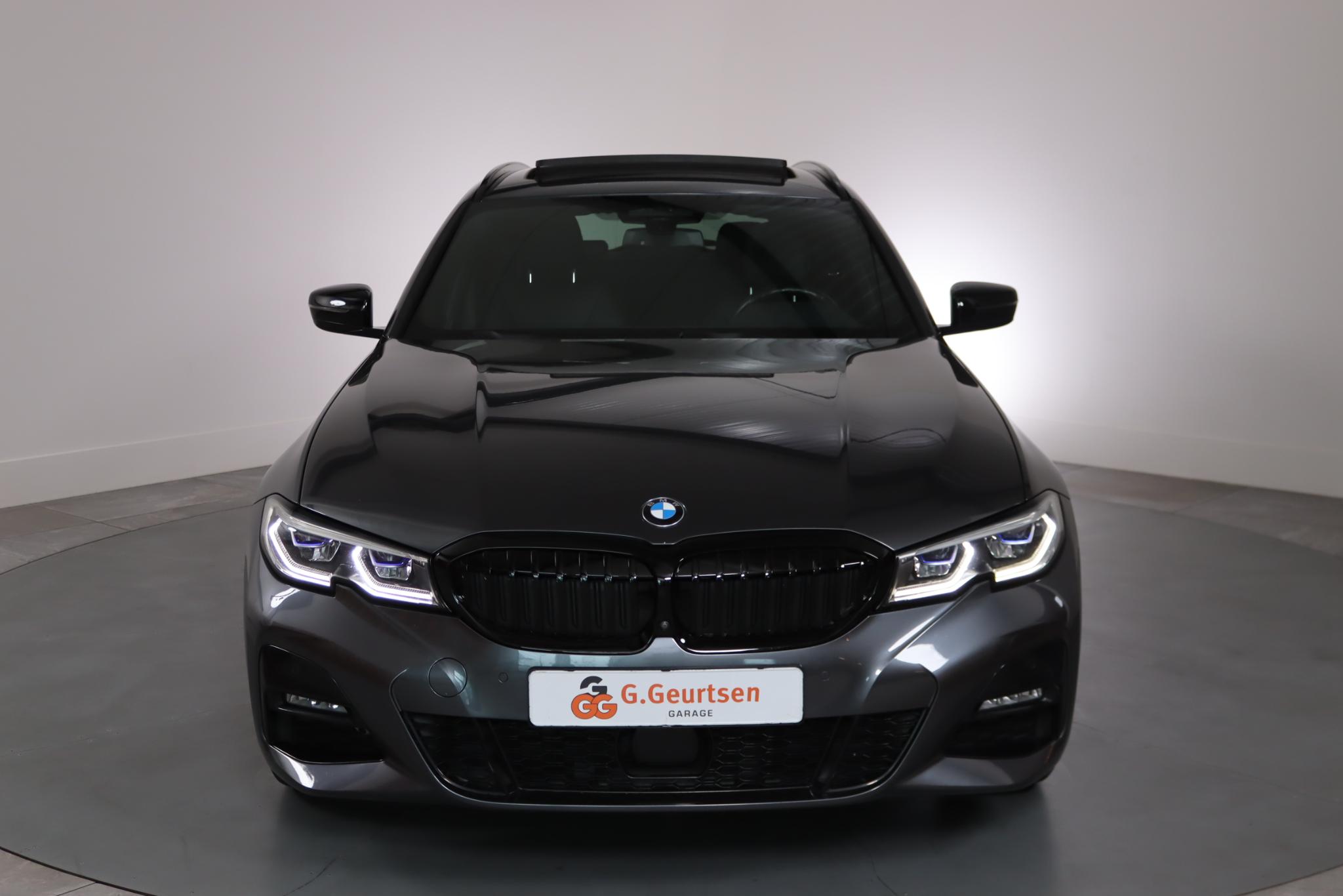 Foto van BMW 330e xDrive
