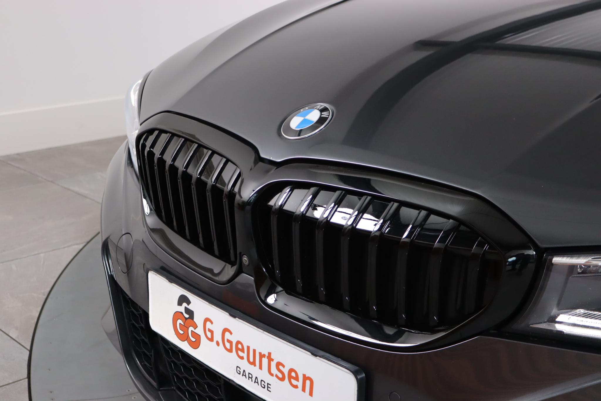 Foto van BMW 330e xDrive