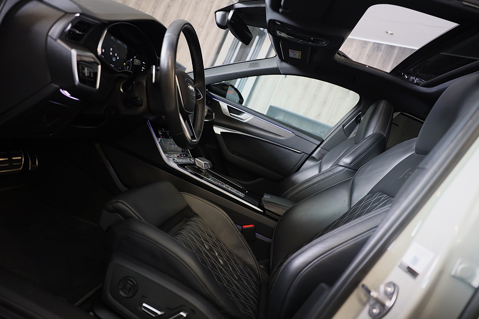 Foto van Audi A6 Avant 55 TFSI E