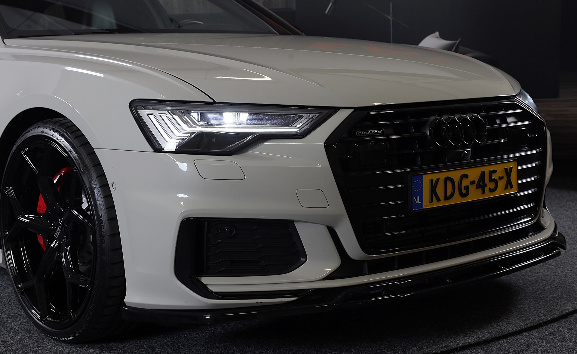 Foto van Audi A6 Avant 55 TFSI E