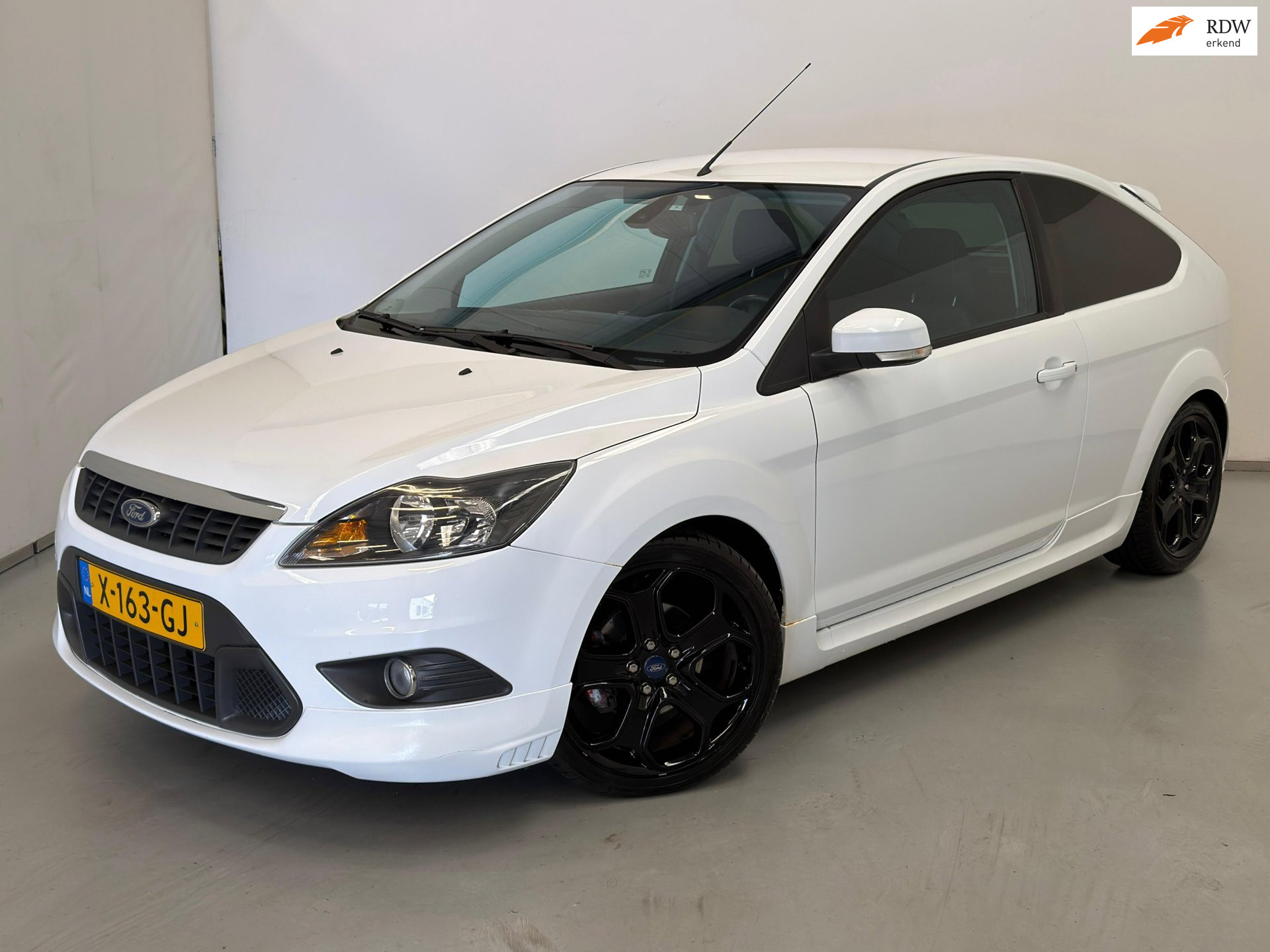Ford Focus 1.8 Titanium / Clima / 18" LM / Navi / Bluetooth 2009 - voorkant