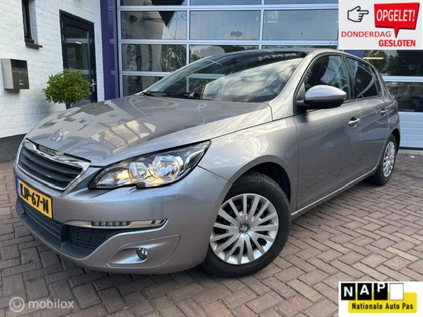 Peugeot 308 1.2 Active * AIRCO * LM VELGEN * CRUISE CONTROL 2016 - voorkant