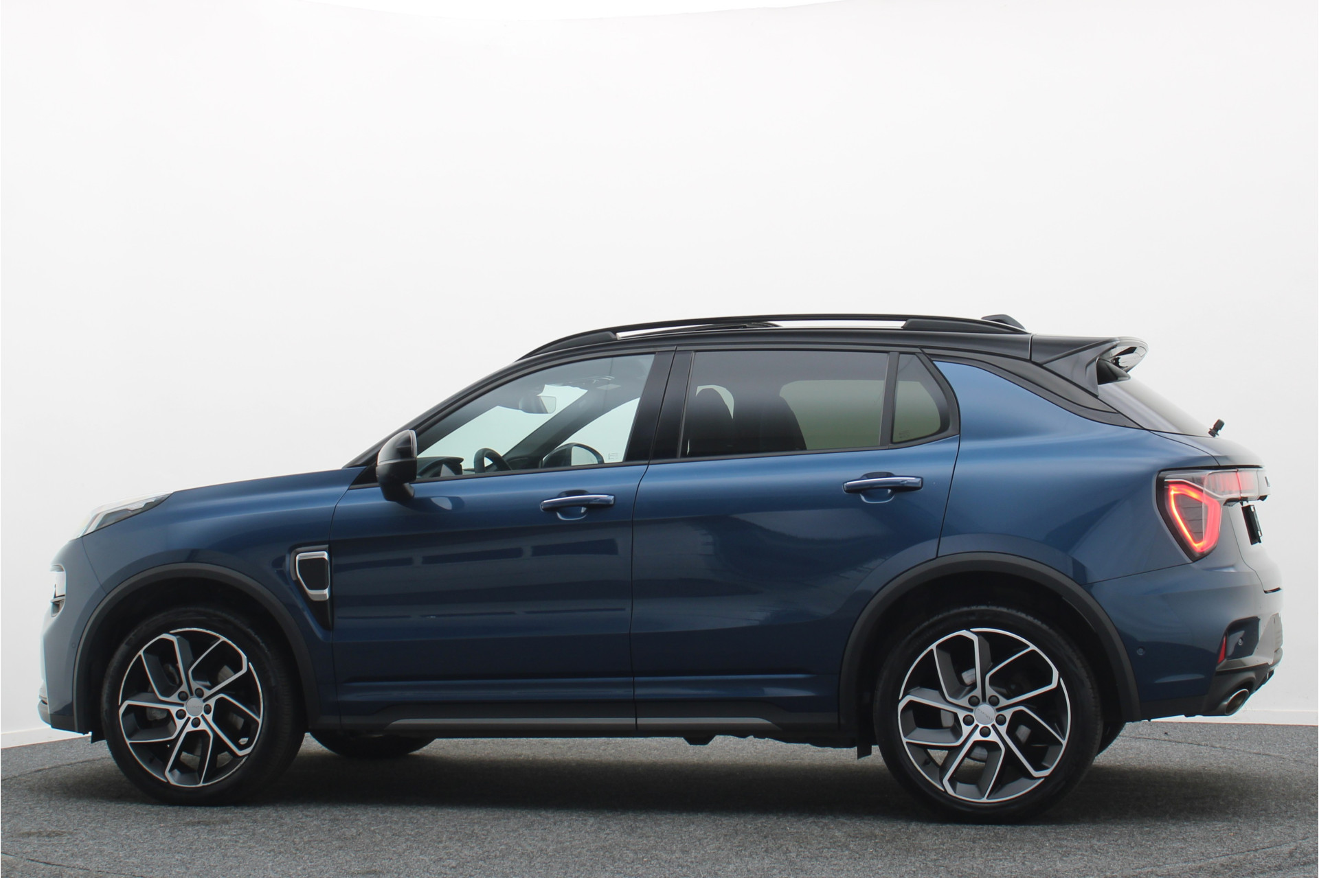 Foto van Lynk&co LYNK & Co 01