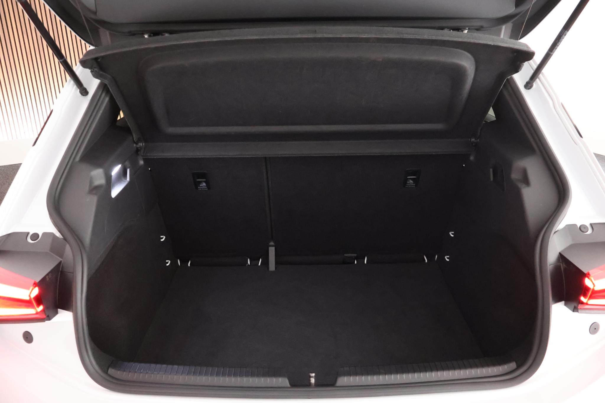 Foto van Cupra Born 150 KW 58/62 KWH