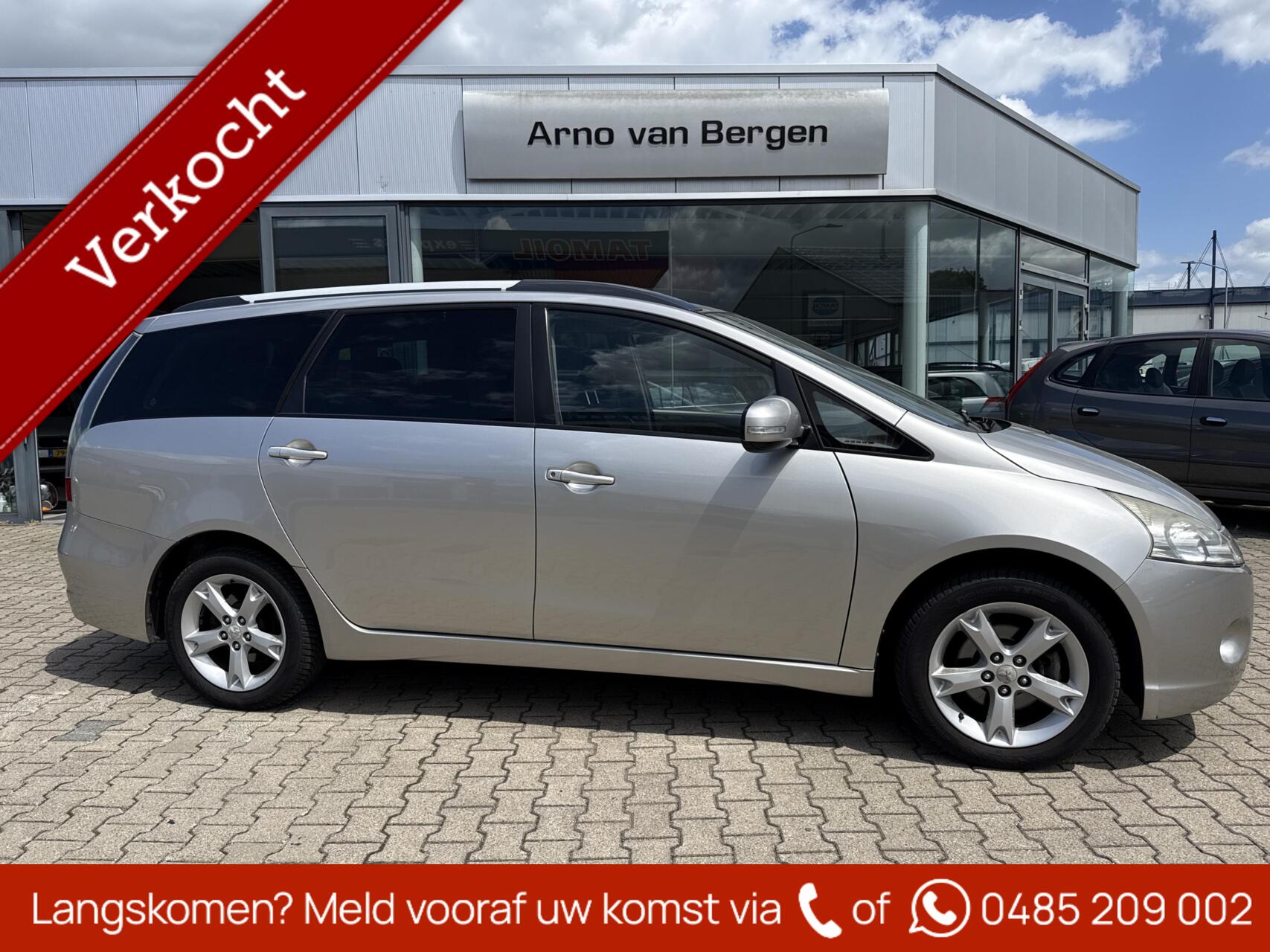 Mitsubishi Grandis 2.4-16V Limited 2011 - voorkant