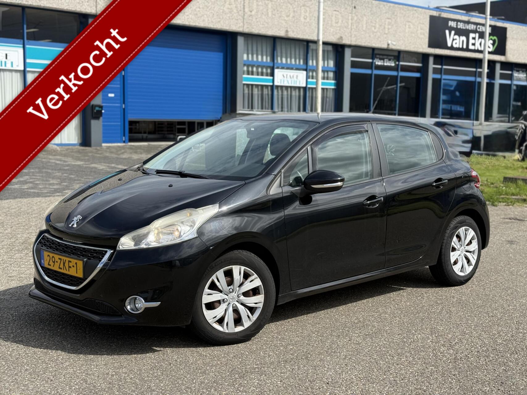 Peugeot 208 1.2 VTi 2013 5-DRS Airco Sensoren Navi BT Cruise 2012 - voorkant