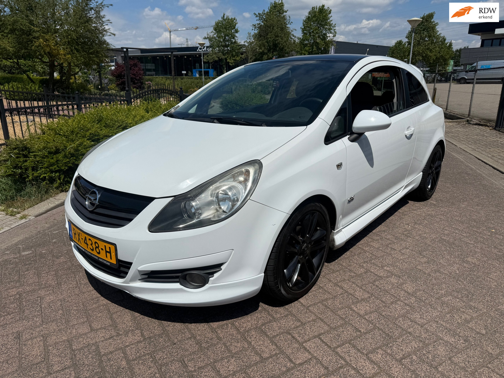 Opel Corsa 1.4-16V OPC-LINE  NWE APK** 2010 - voorkant