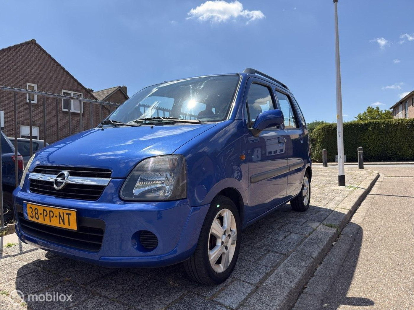 Opel Agila 1.2-16V Enjoy 2004 - voorkant
