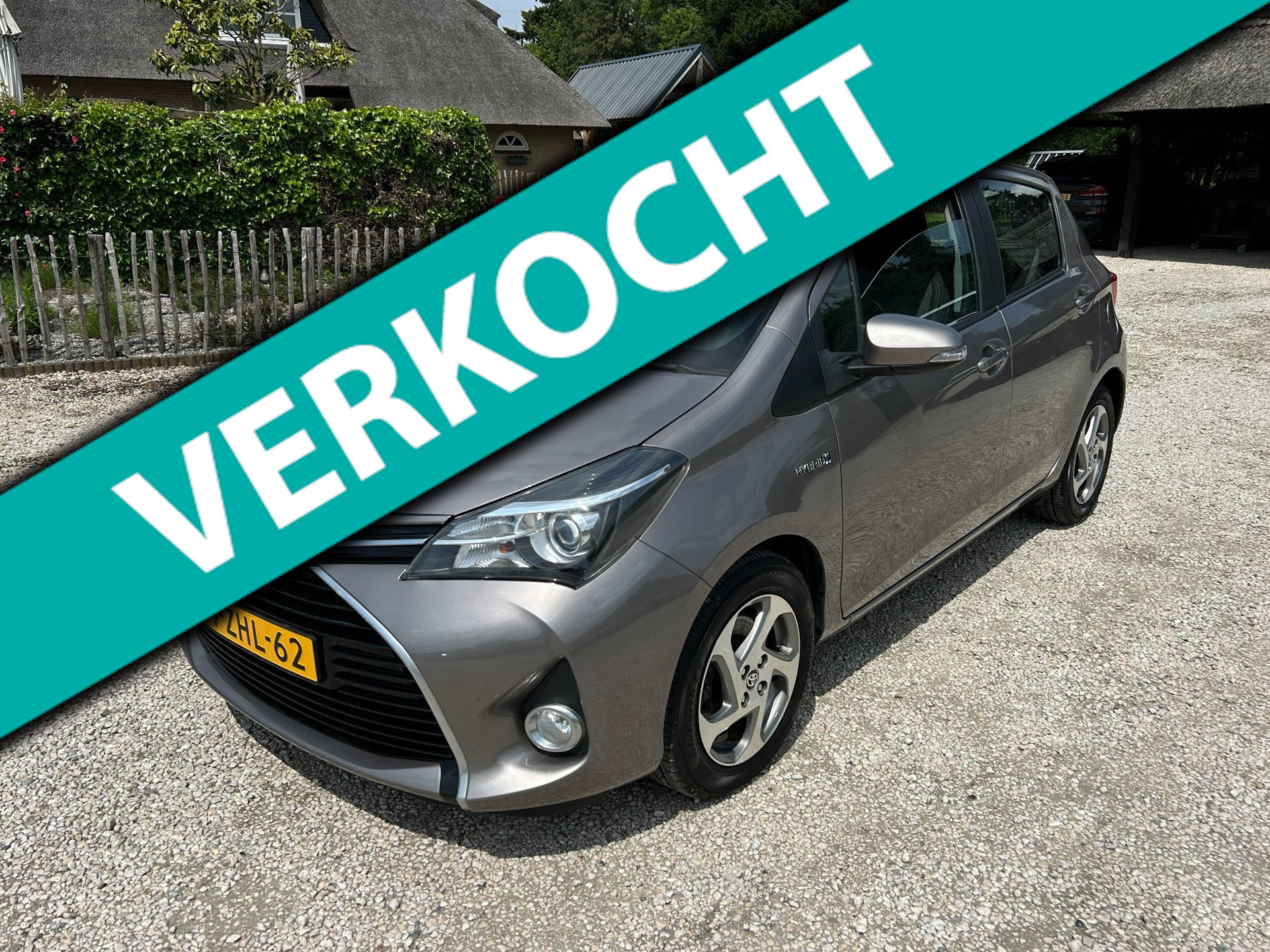 Toyota Toyota Yaris Hybrid 1.5 Hybrid Lease Navi, Camera, 2015 - voorkant