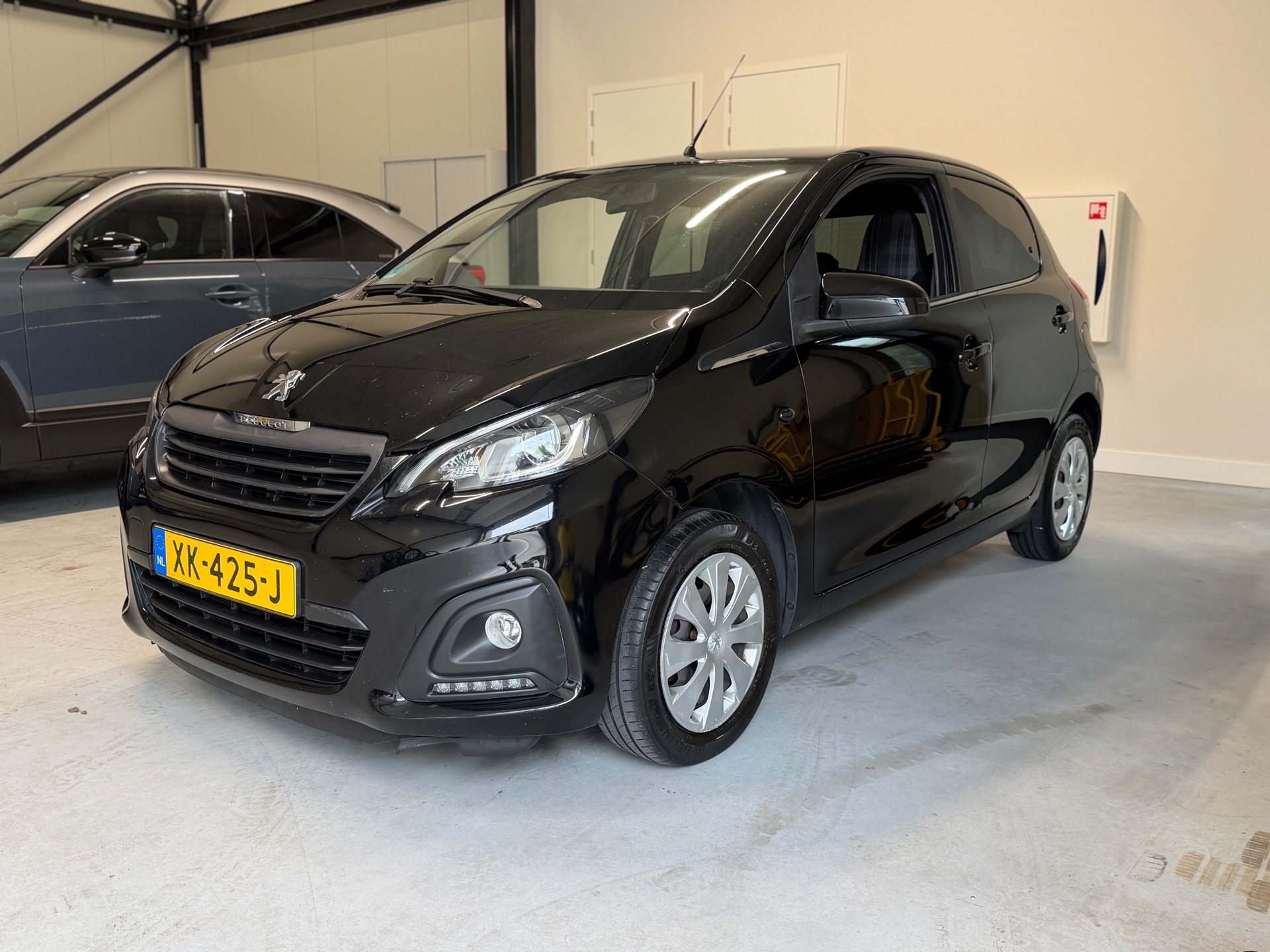 Peugeot 108 1.0 e-VTi Active TOP! | Apple CarPlay | Airco | Camera 2019 - voorkant