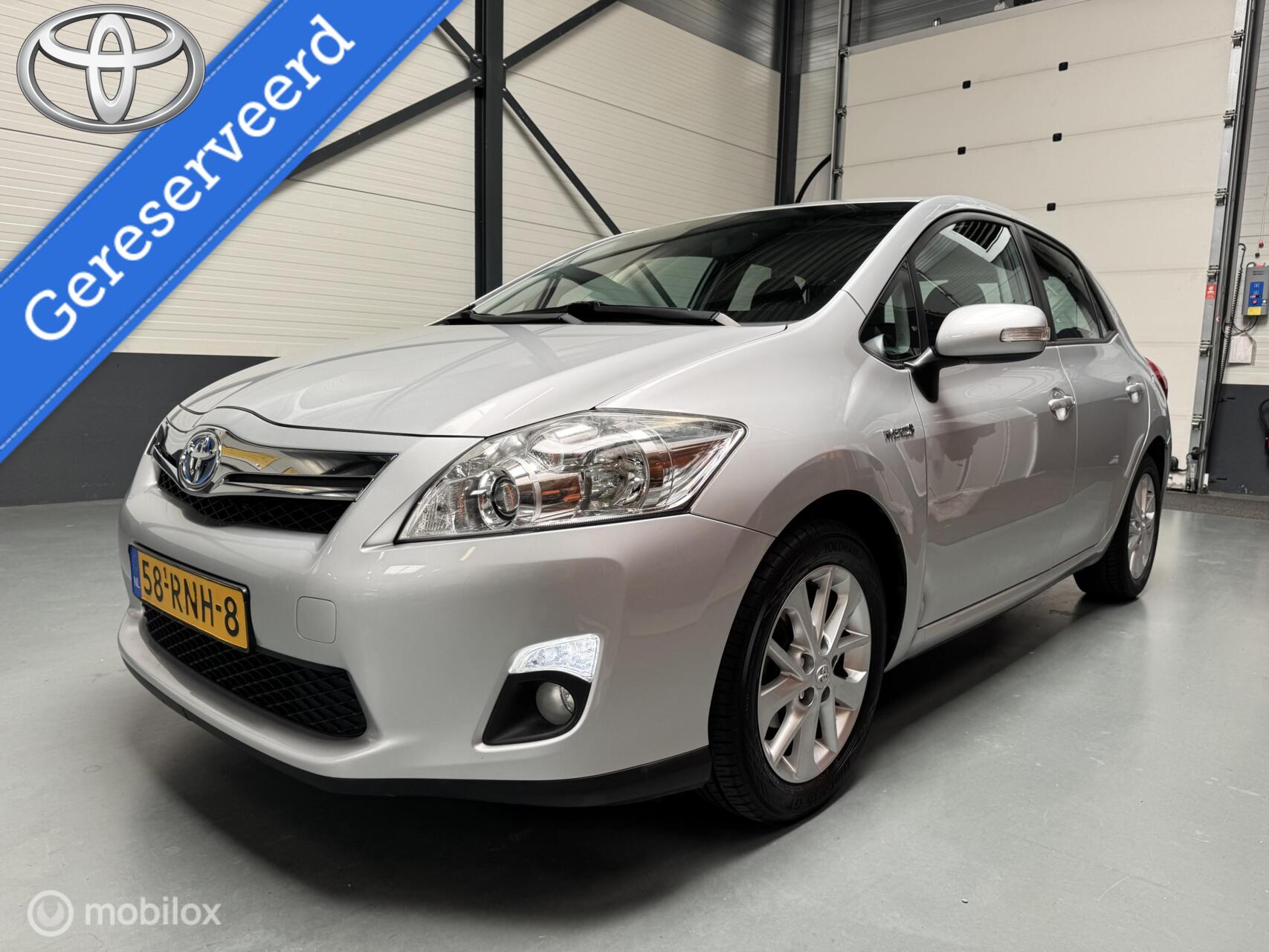 Toyota Toyota Auris 1.8 Full Hybrid Aspiration Navi|Trekhaak afneembaar 2011 - voorkant