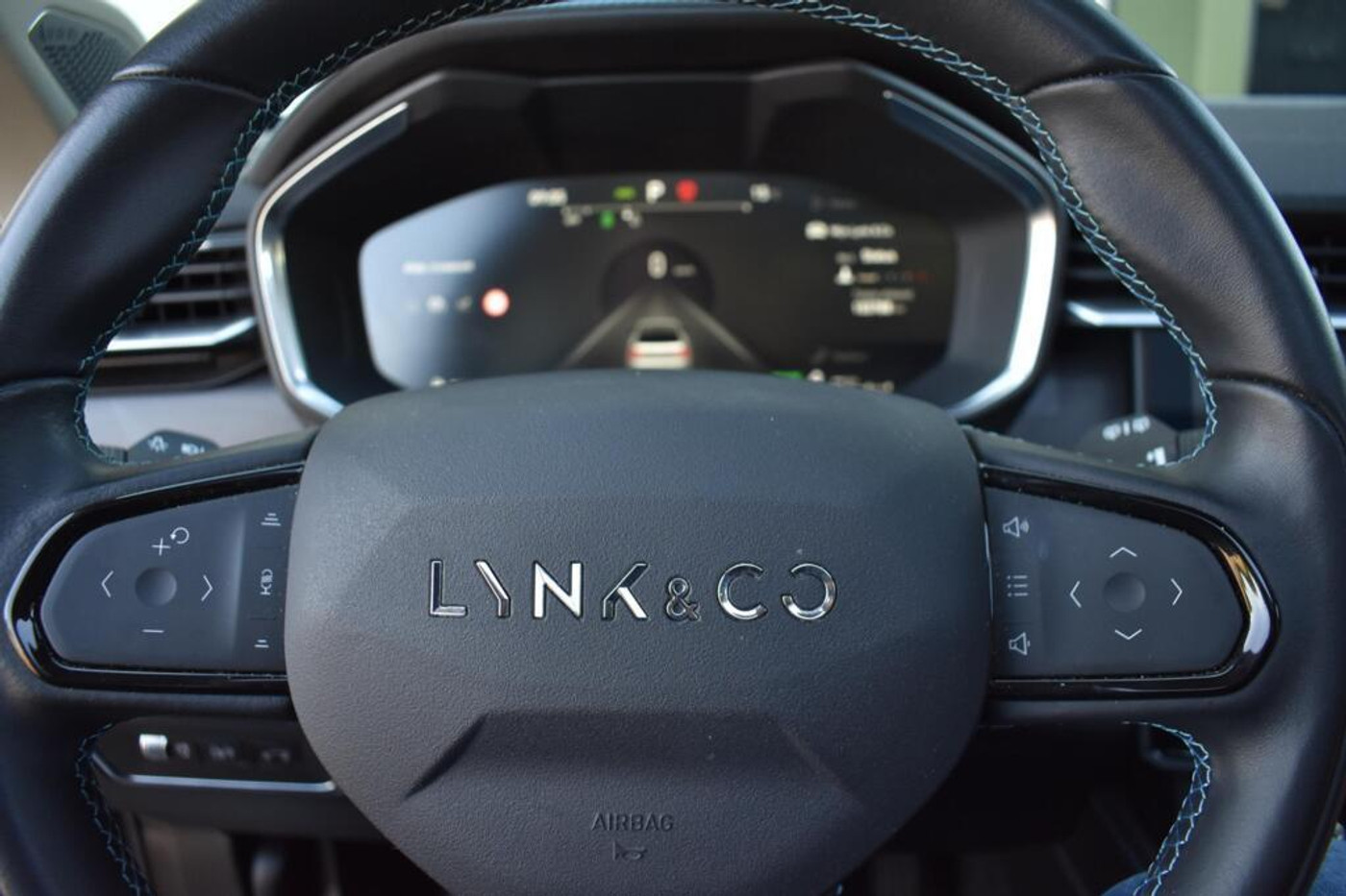 Foto van Lynk&co LYNK & Co 01