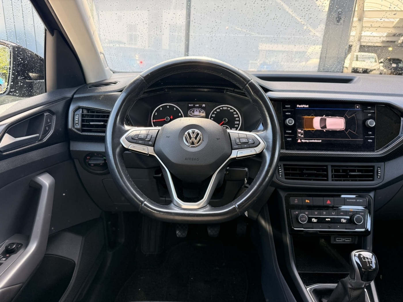 Foto van Volkswagen T-cross