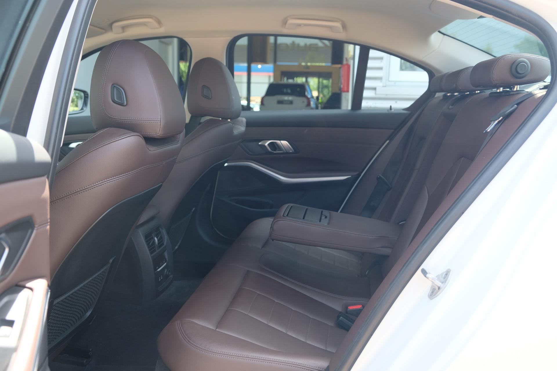 Foto van BMW 330e