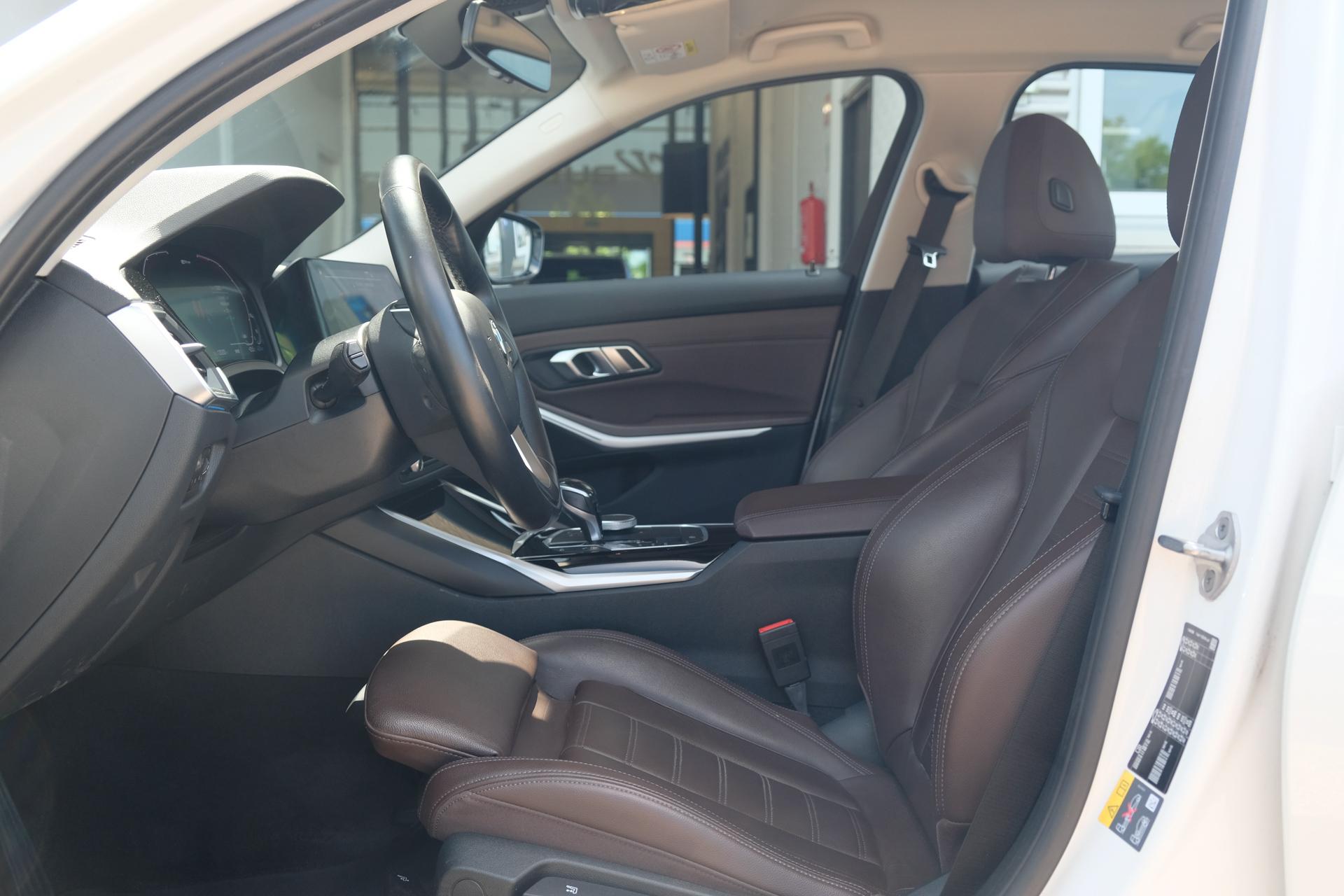 Foto van BMW 330e
