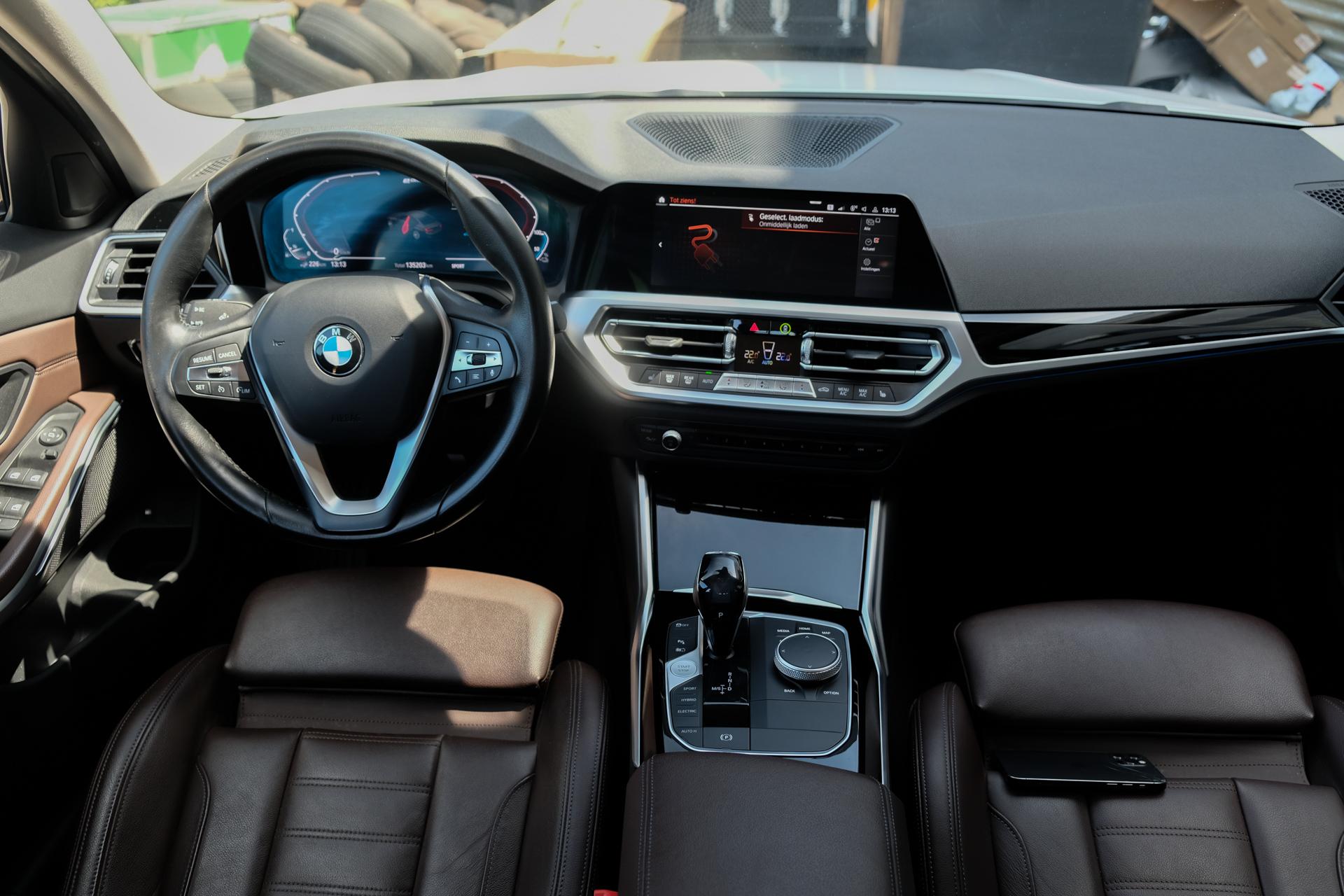 Foto van BMW 330e