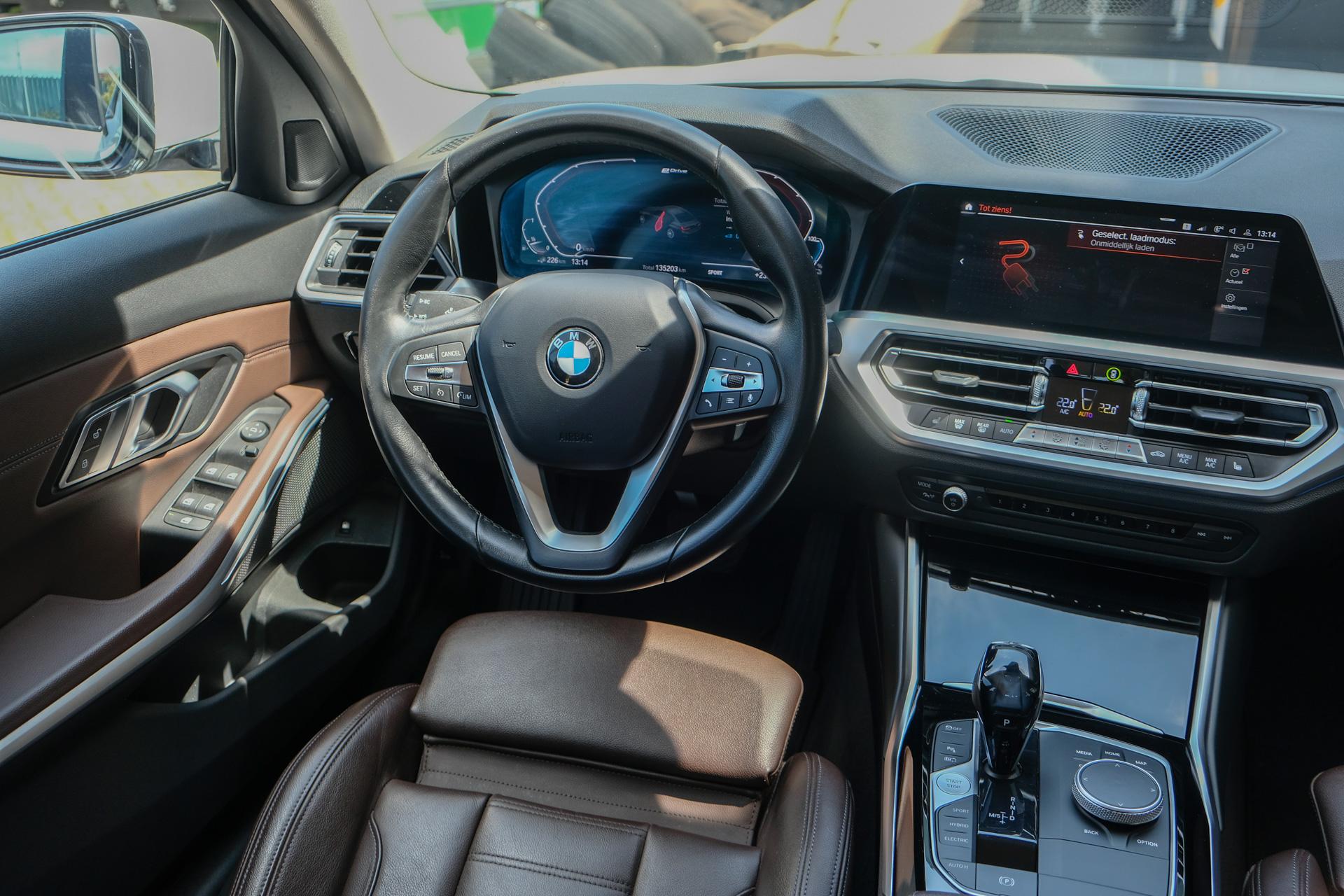 Foto van BMW 330e
