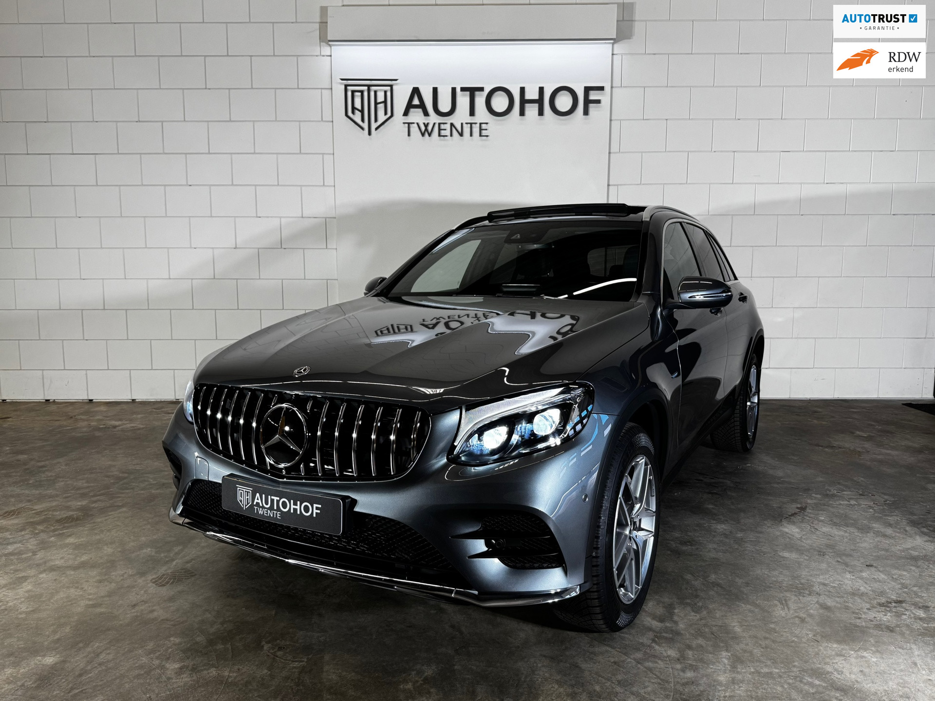 Mercedes-Benz GLC 350 E 4Matic 4MATIC AMG Performance Plus 320 PK FULL OPT. |PANO|CAMERA|DEALER OH|GARANTIE|FULL OPTION! 2018 - voorkant