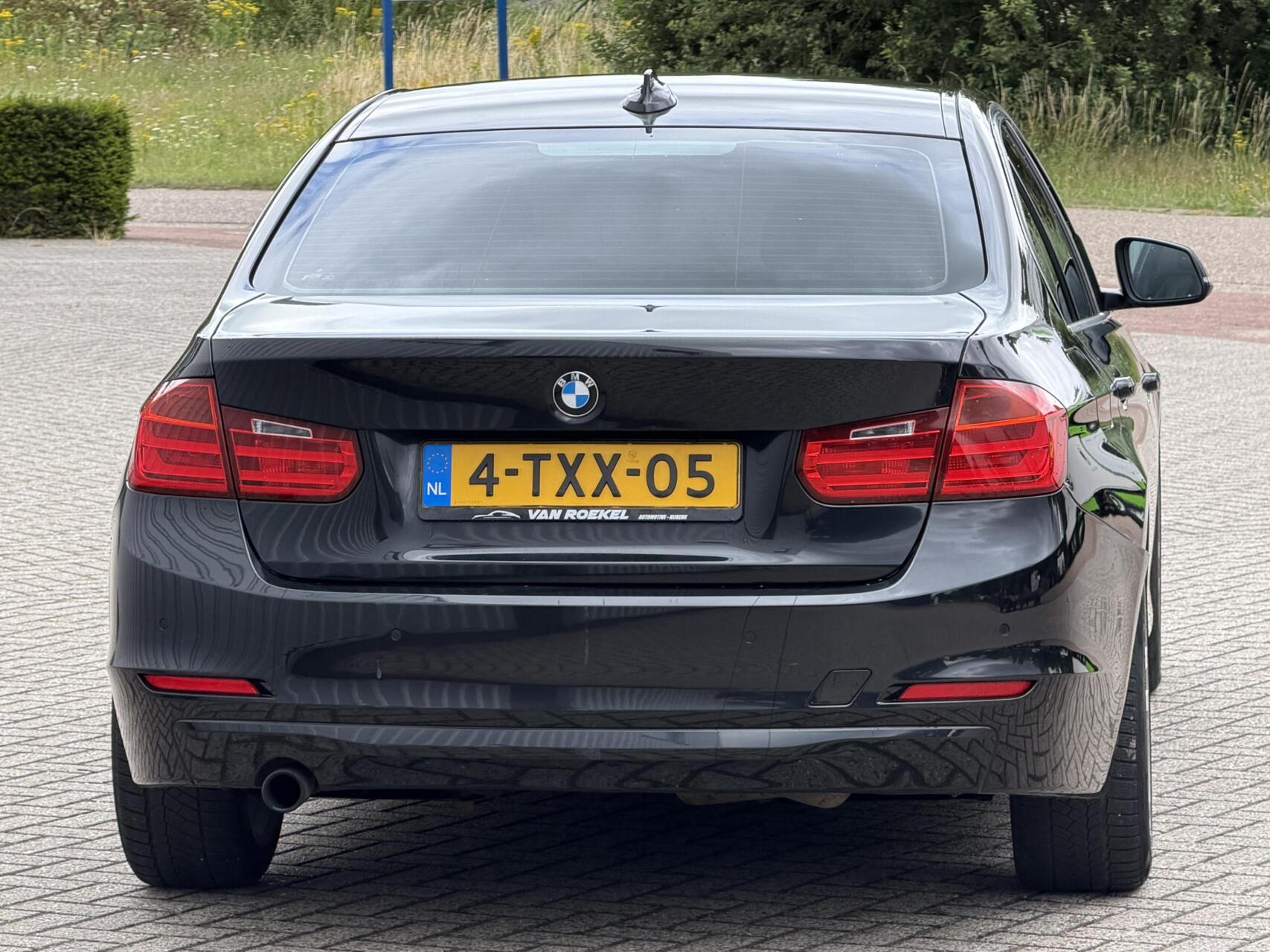 Foto van BMW 320i Ed
