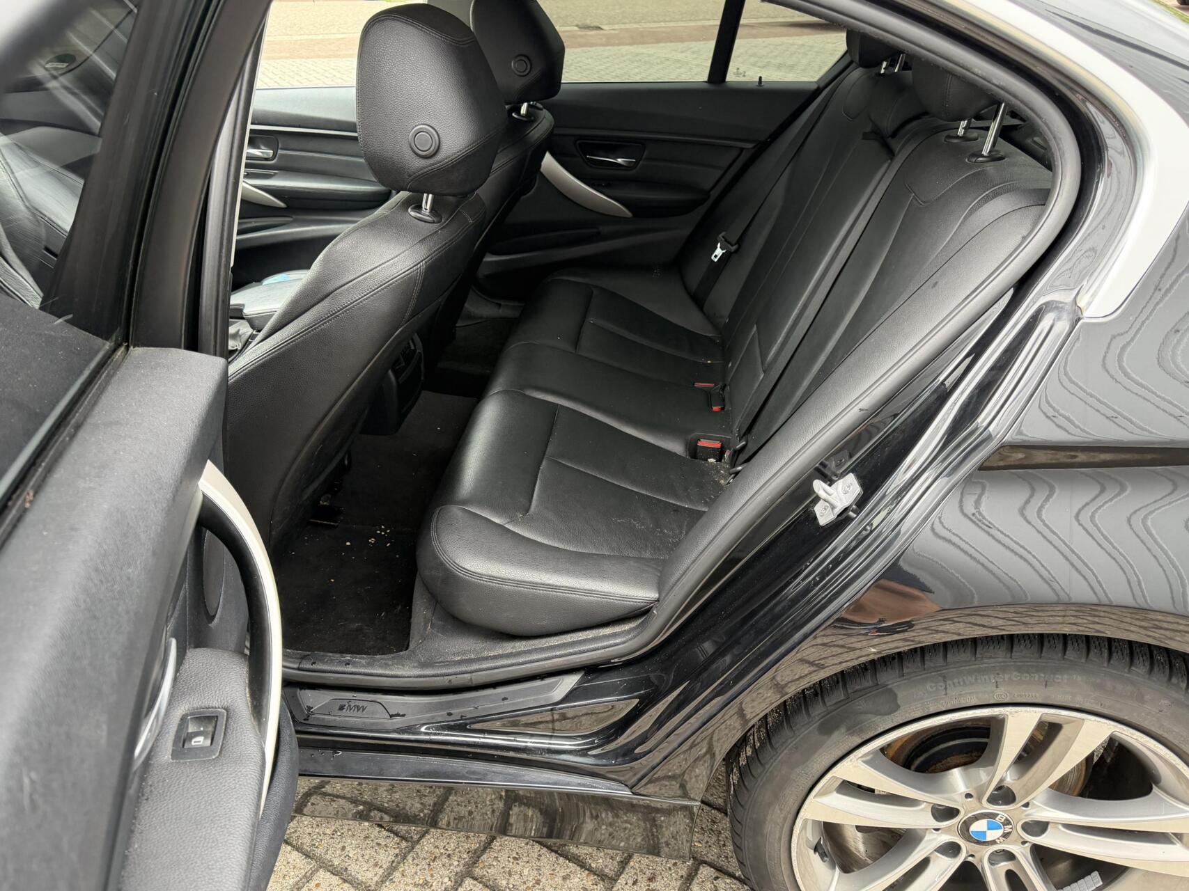 Foto van BMW 320i Ed