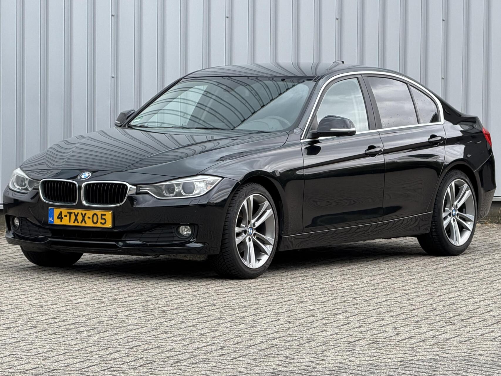 BMW 320i Ed 320i motor probleem 18 inch 2014 - voorkant