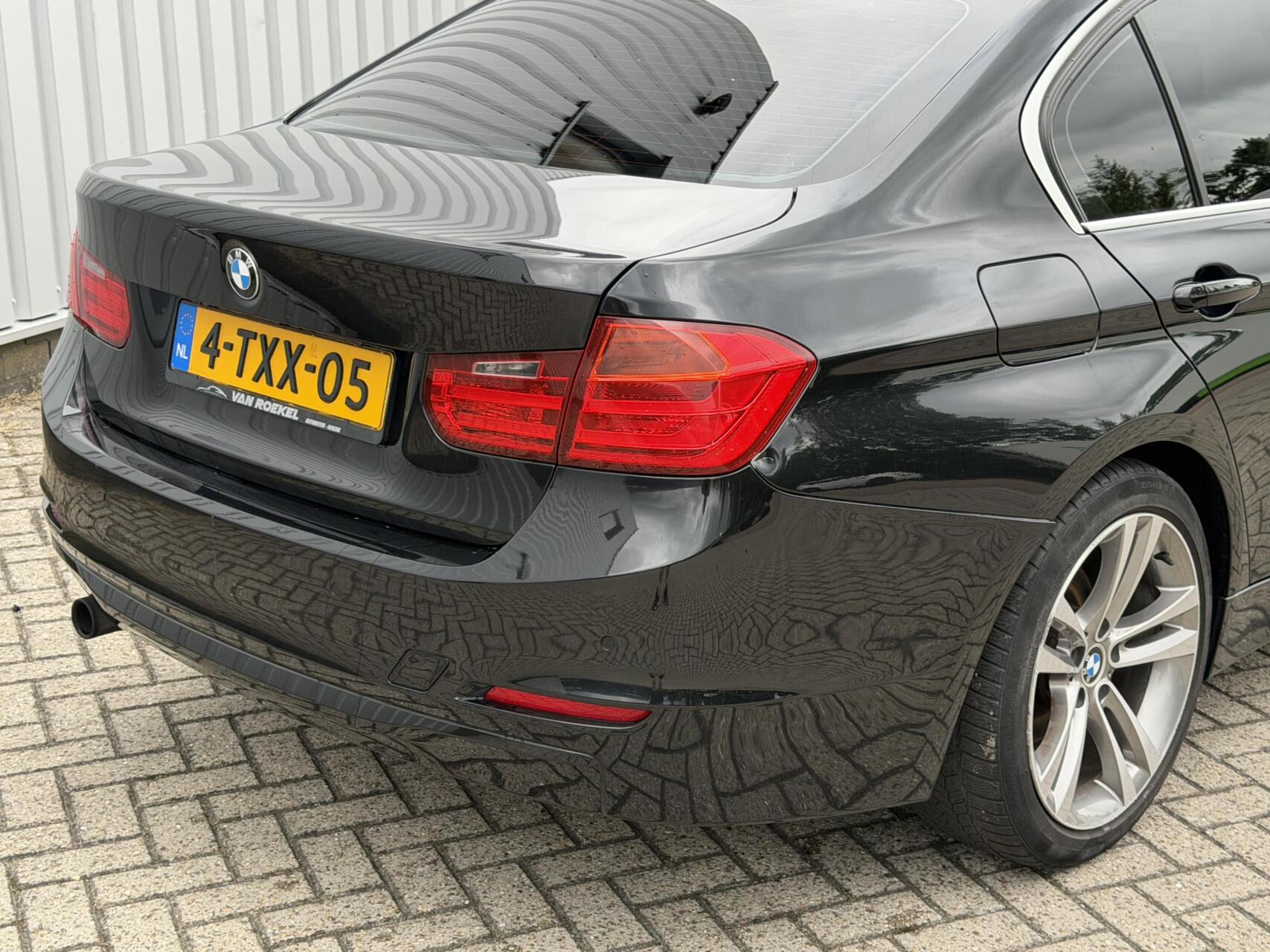 Foto van BMW 320i Ed