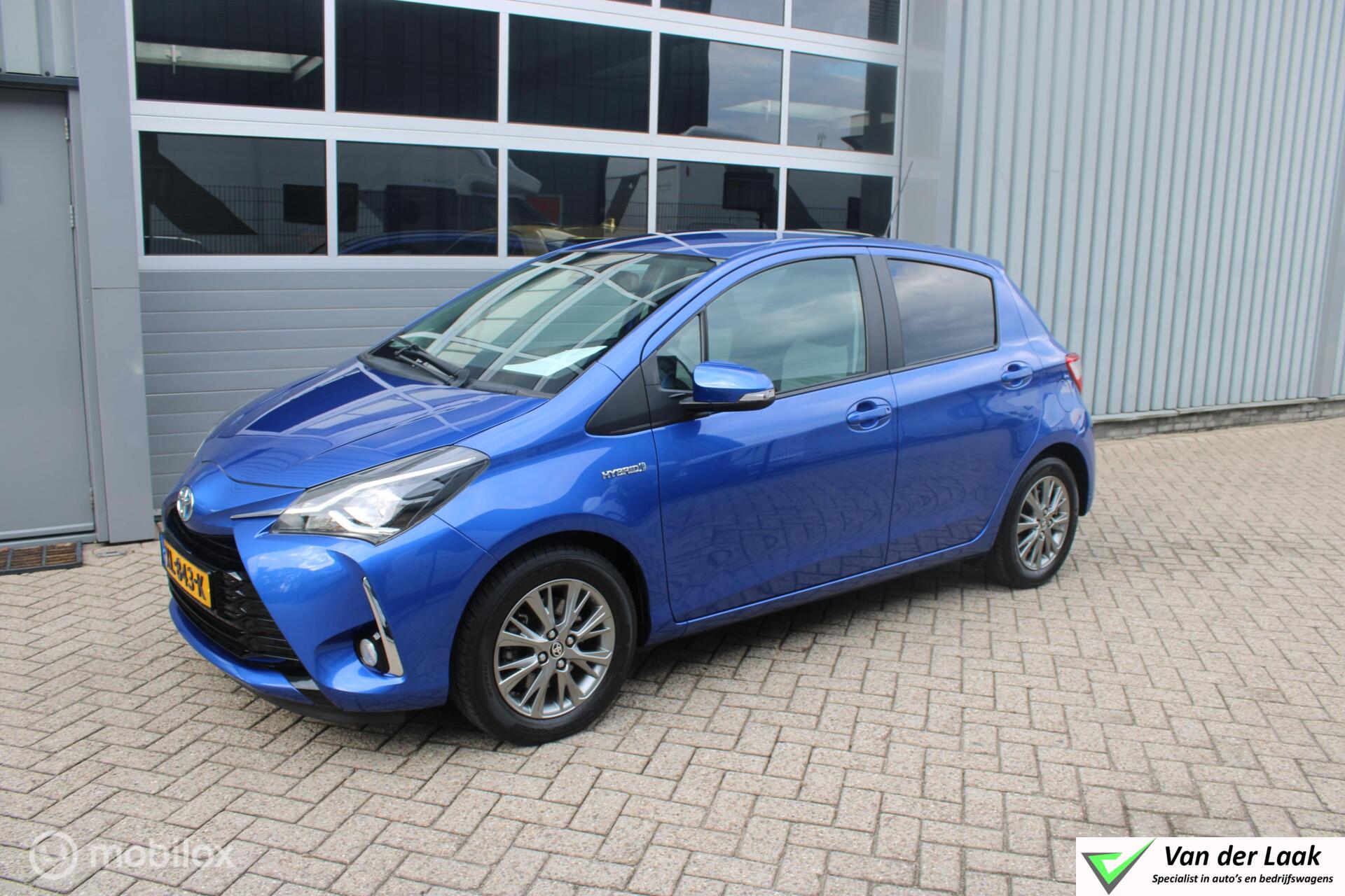 Toyota Toyota Yaris Hybrid 1.5 Hybrid Dynamic | Trekhaak | Sportvelgen | Navigatie | NL Auto Boekjes. 2019 - voorkant
