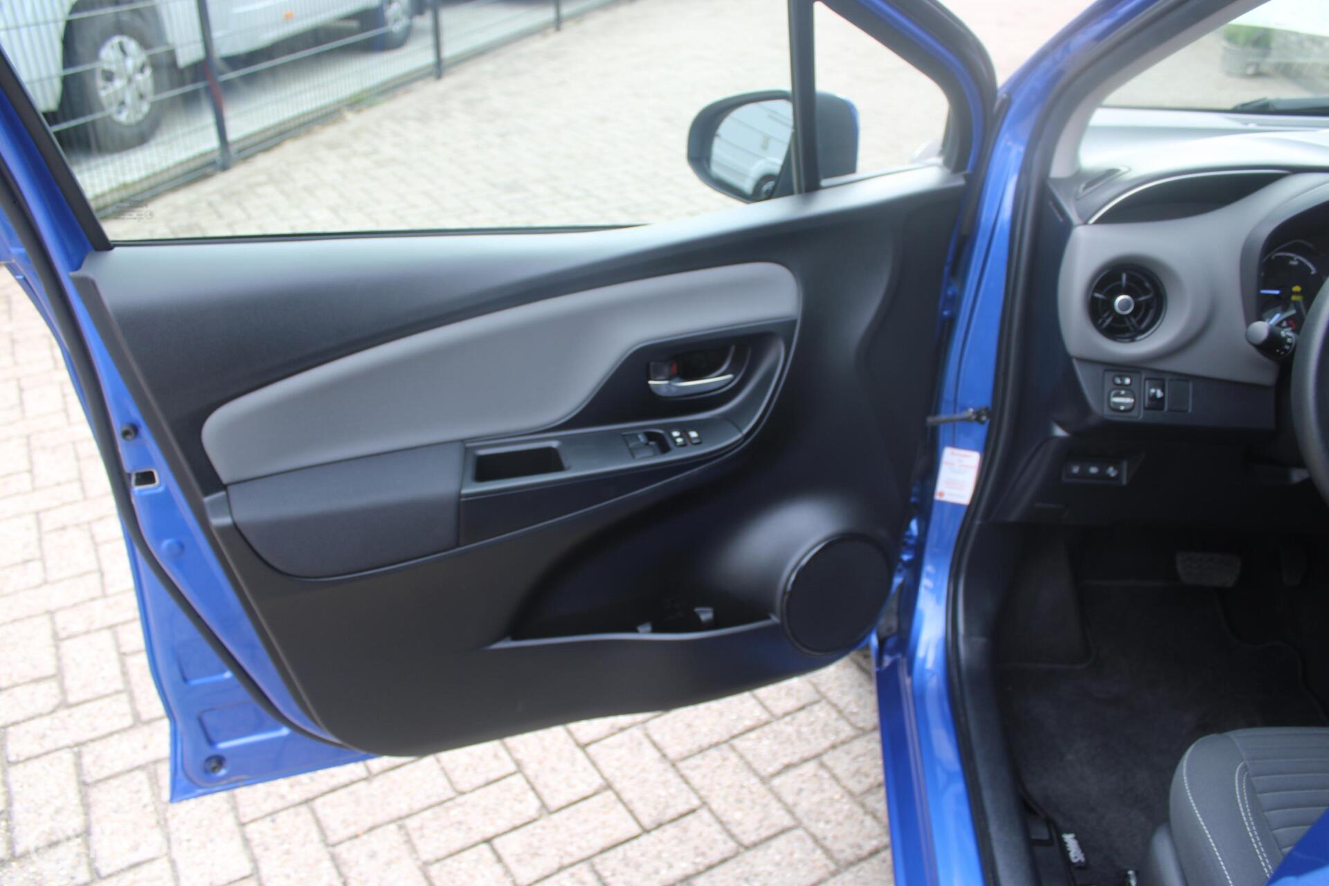 Foto van Toyota Toyota Yaris Hybrid