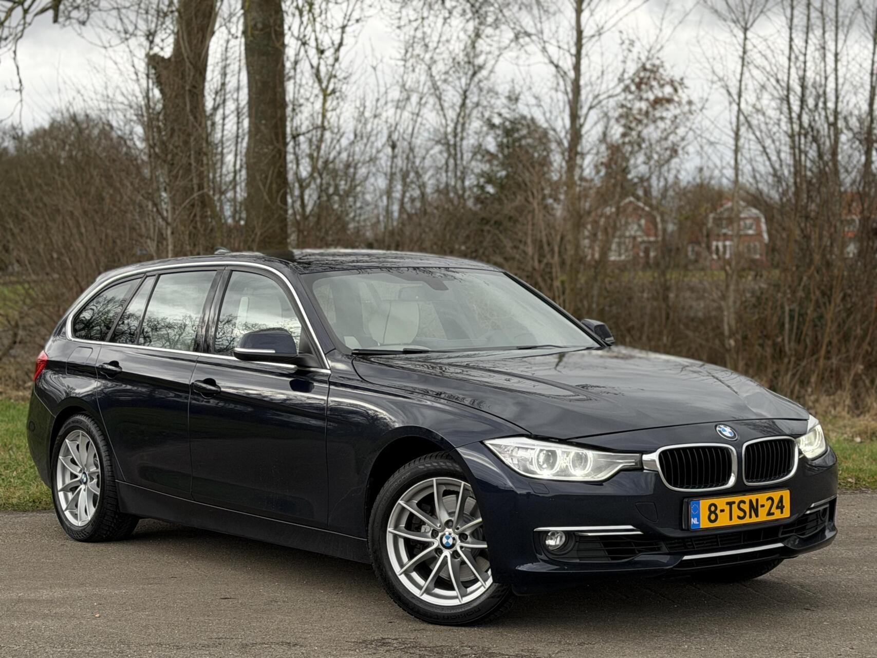 Foto van BMW 328i xDrive