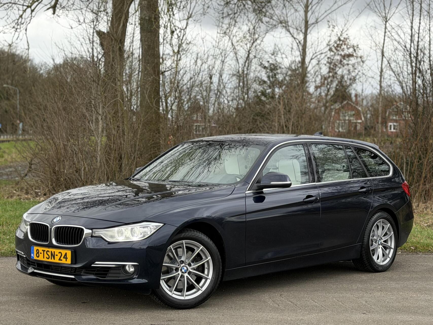 BMW 328i xDrive 328i xDrive  El Trekhaak/individueel 2014 - voorkant