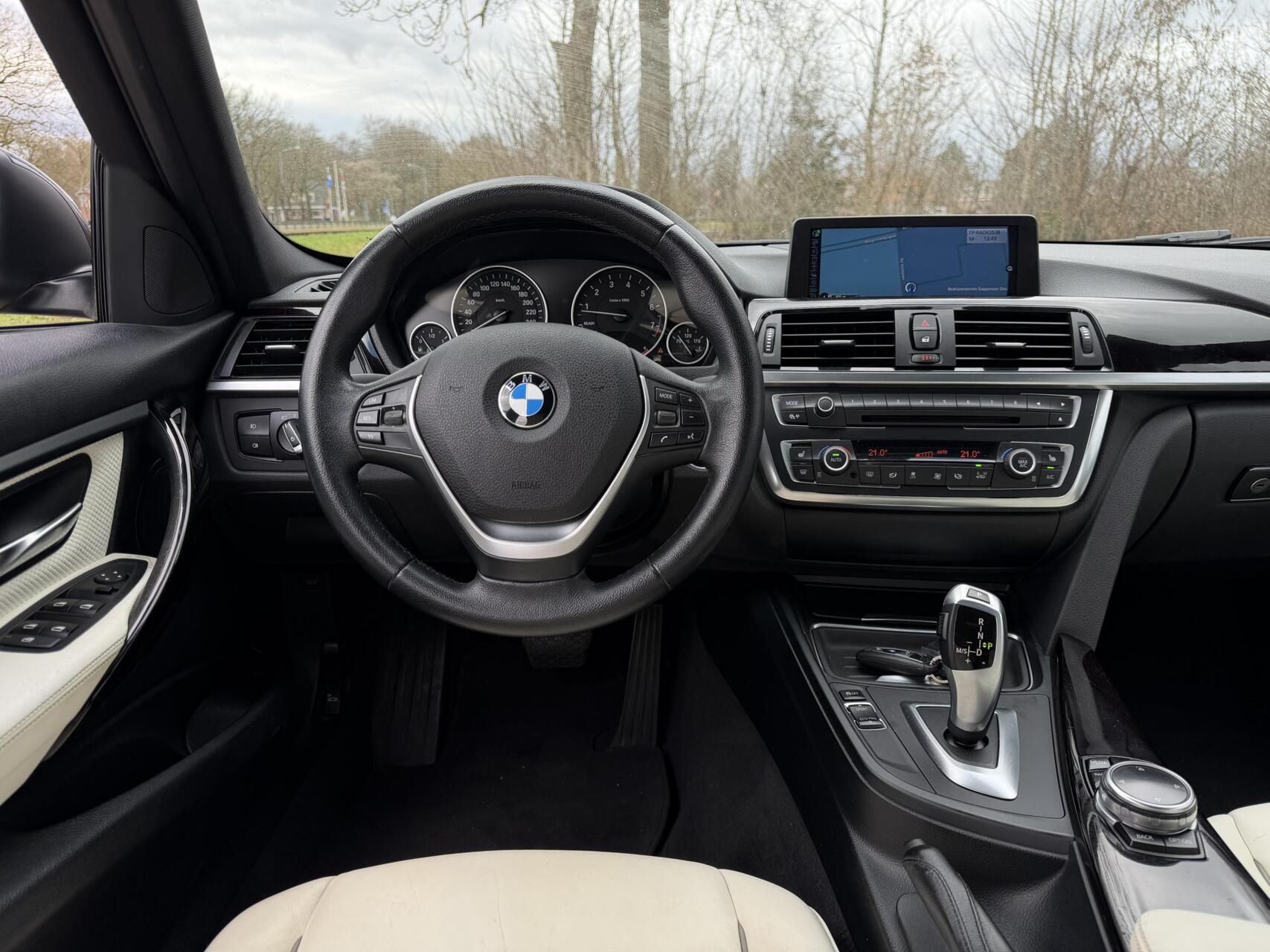 Foto van BMW 328i xDrive